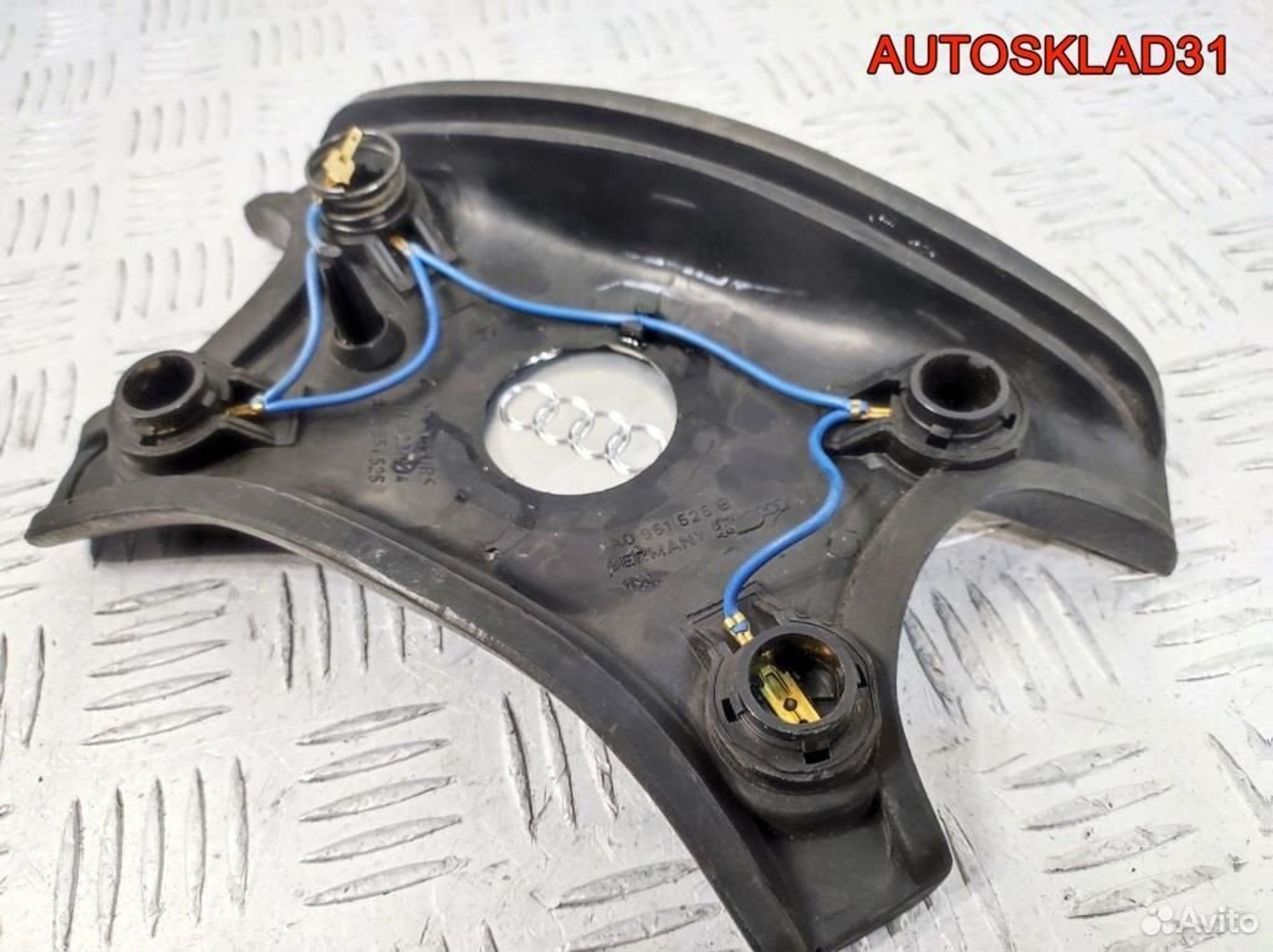 Накладка рулевого колеса Audi A6 C4 8A0951525B, 3600 рублей, Дубовое