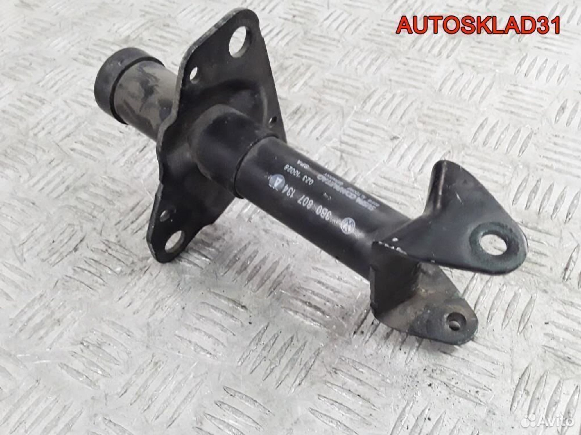 Кронштейны усилителя переднего бампера Passat B5, 1100 рублей, Дубовое