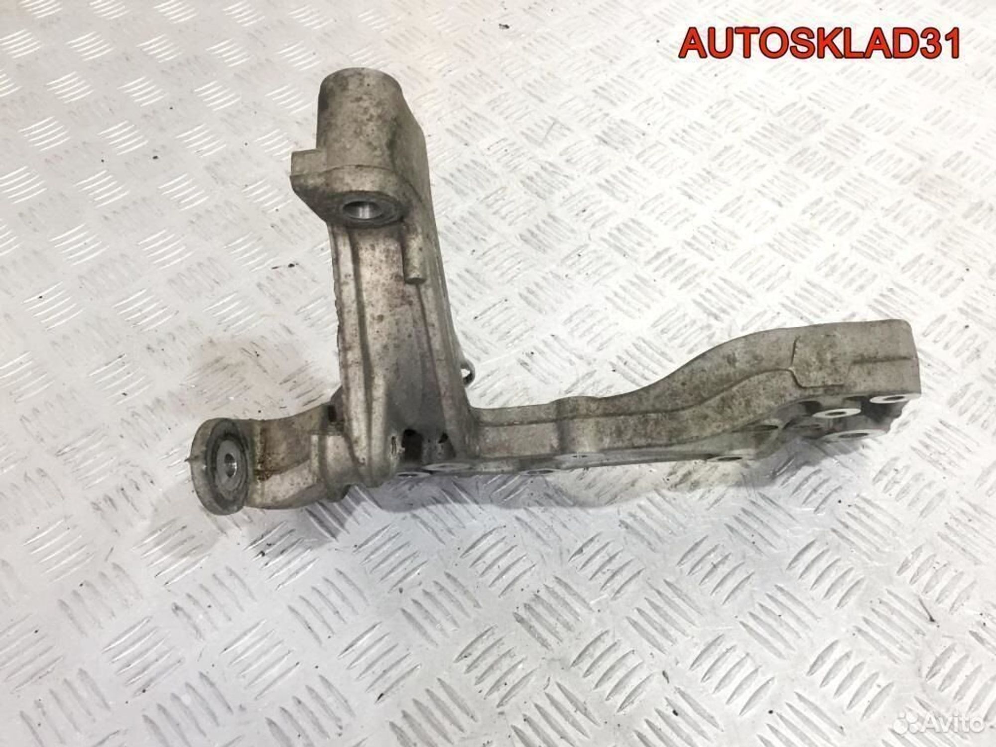 Кронштейн переднего рычага VW Golf 5 1K0199295F, 2100 рублей, Дубовое