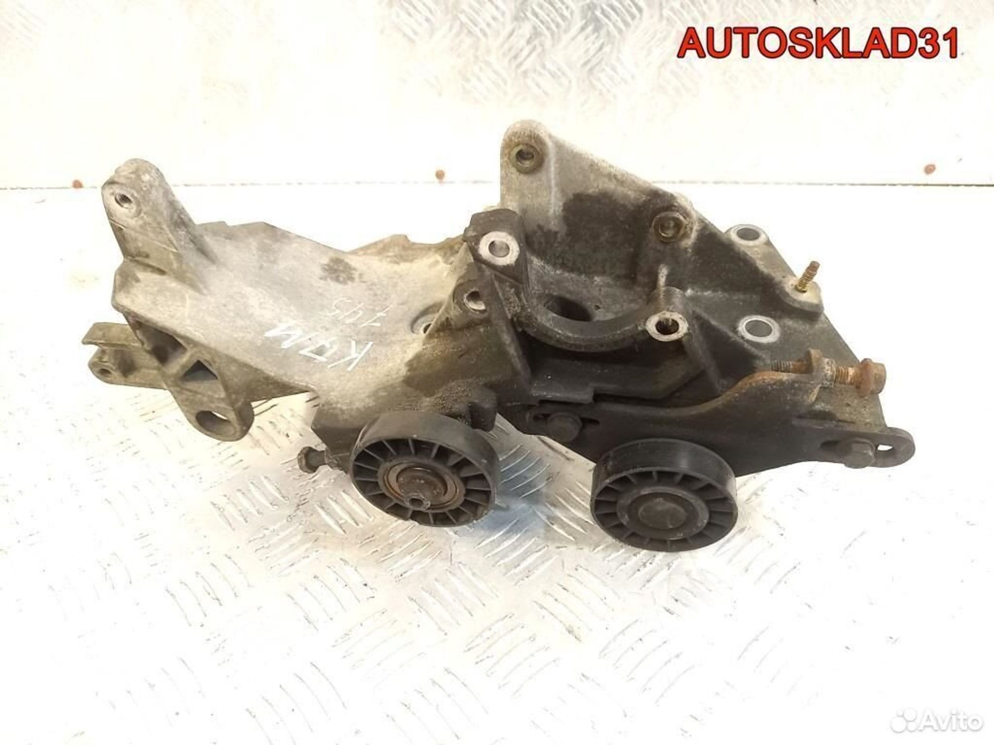 Кронштейн генератора Renault Kangoo 7700875414, 1700 рублей, Дубовое