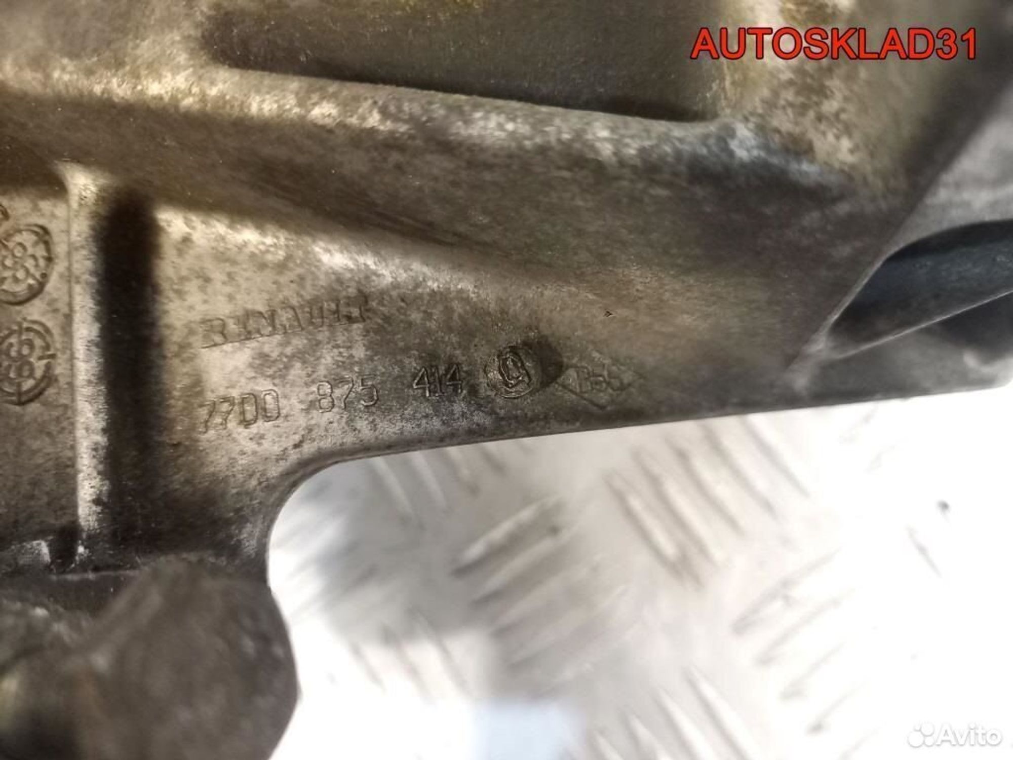 Кронштейн генератора Renault Kangoo 7700875414, 1700 рублей, Дубовое