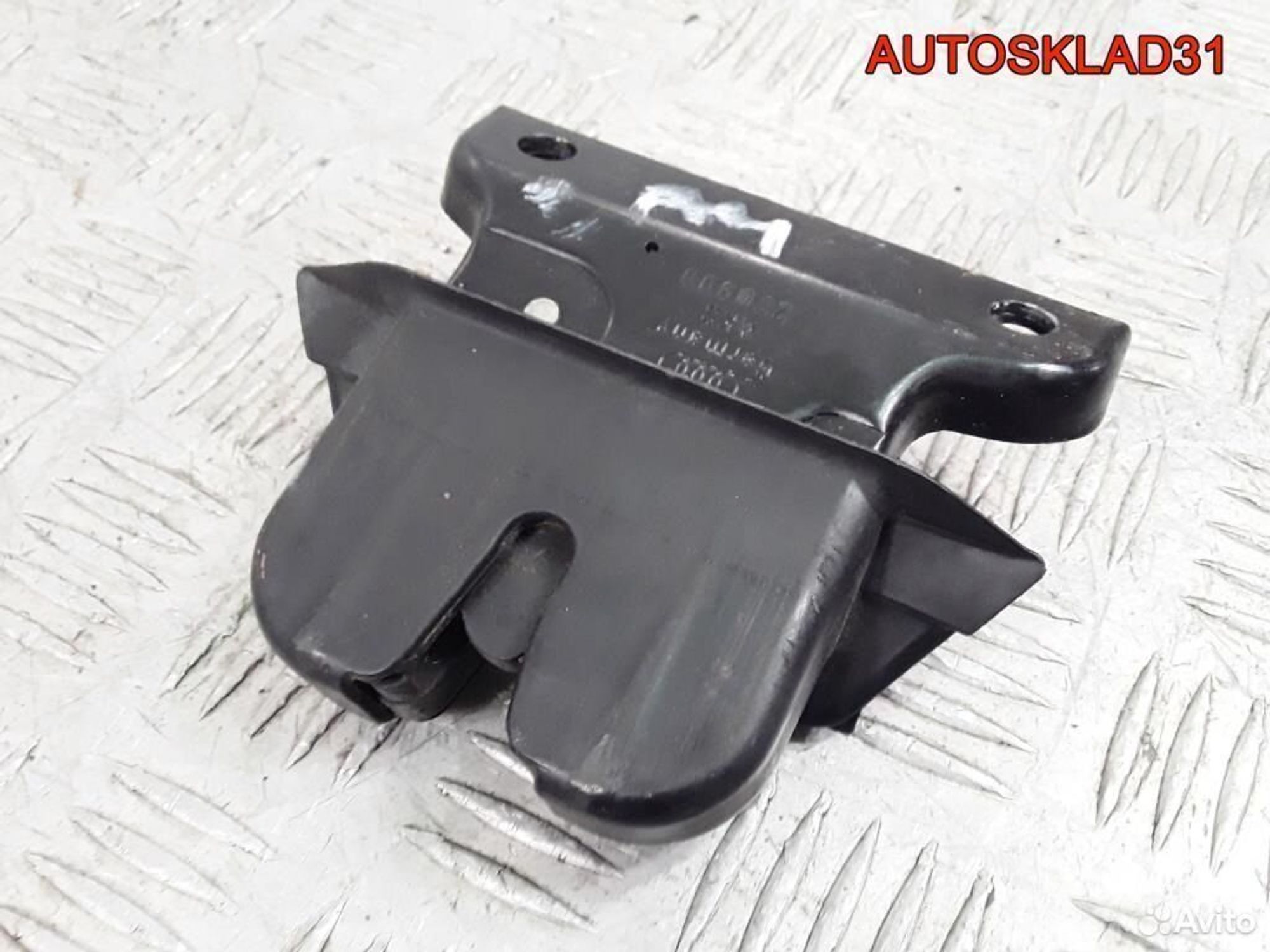 Замок багажника Audi A4 B5 8D9827520A, 1200 рублей, Дубовое