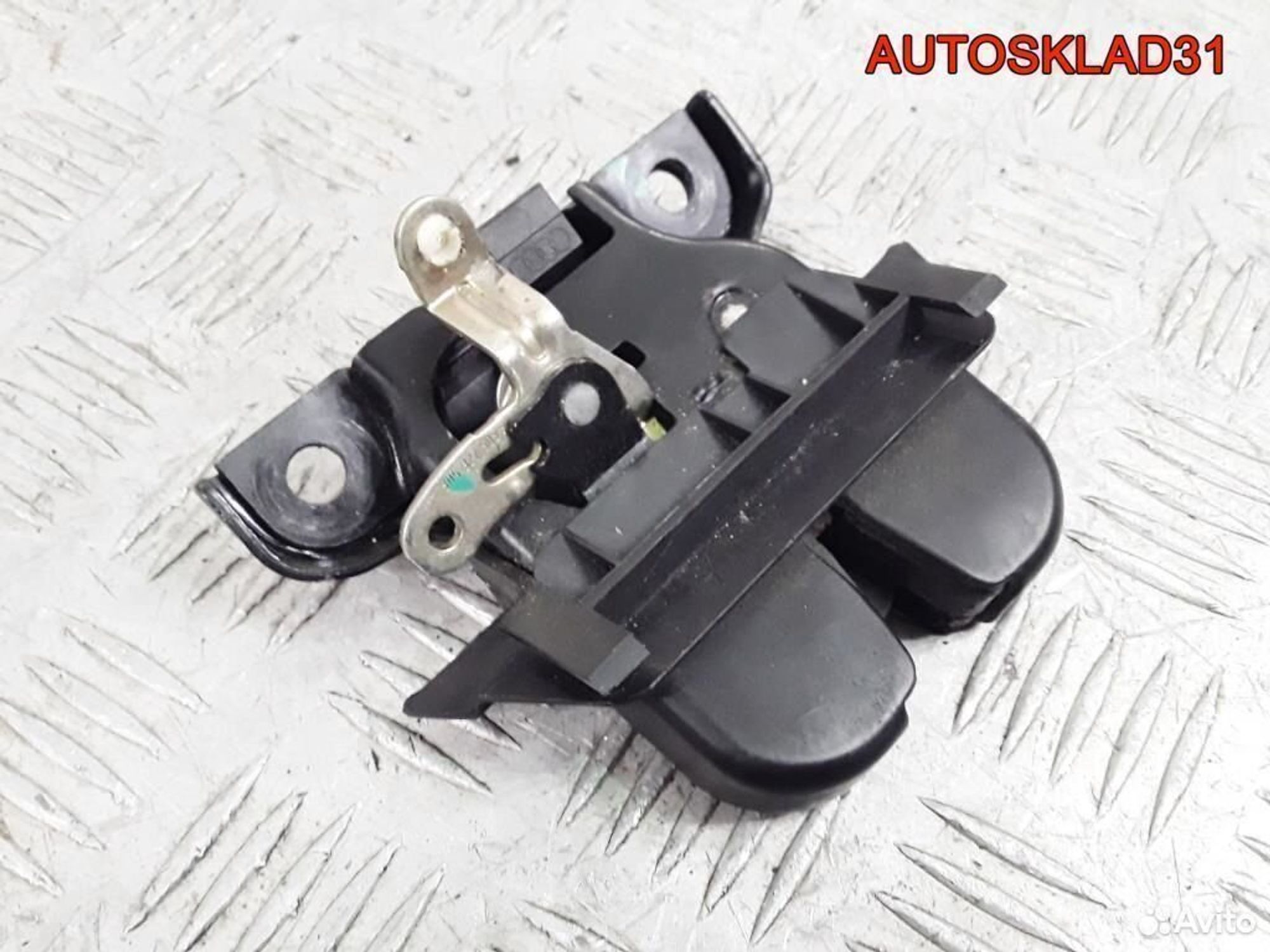 Замок багажника Audi A4 B5 8D9827520A, 1200 рублей, Дубовое