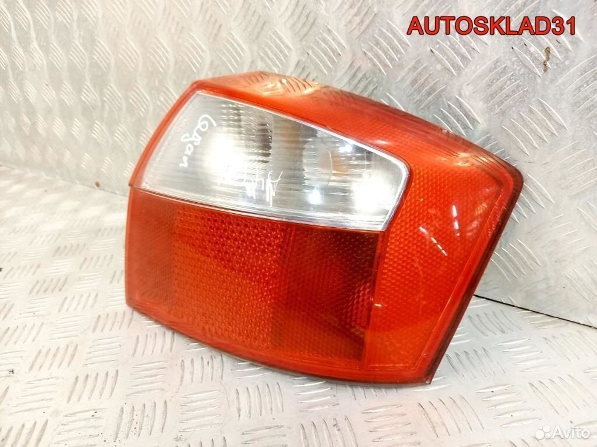 Фонарь задний правый Audi A4 B6 8E5945218 Седан, 4500 рублей, Дубовое