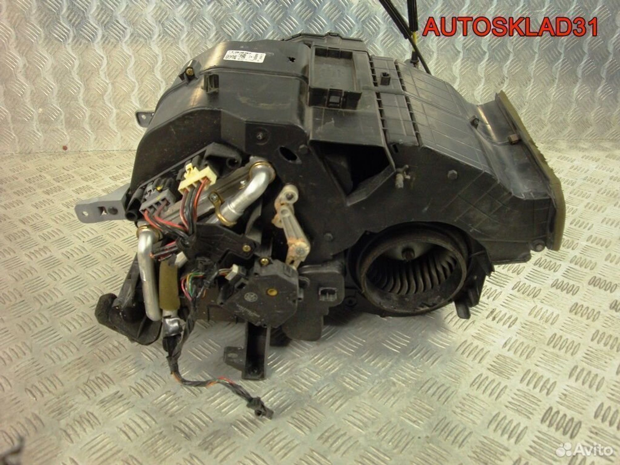 Корпус отопителя Голый Mitsubishi Colt Z3 MR568920, 4100 рублей, Дубовое