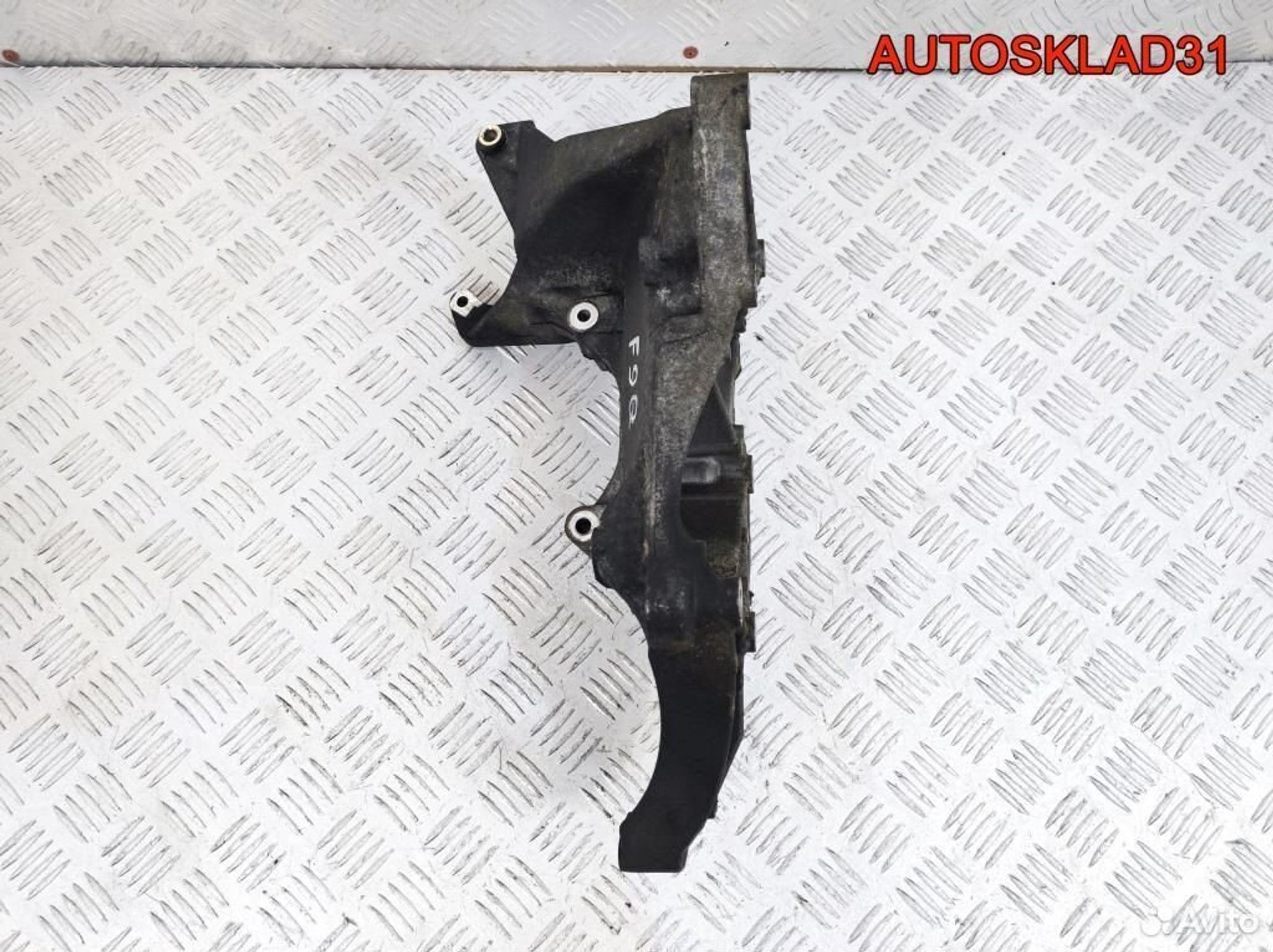 Кронштейн генератора Renault Laguna 2 8200183234, 1100 рублей, Дубовое