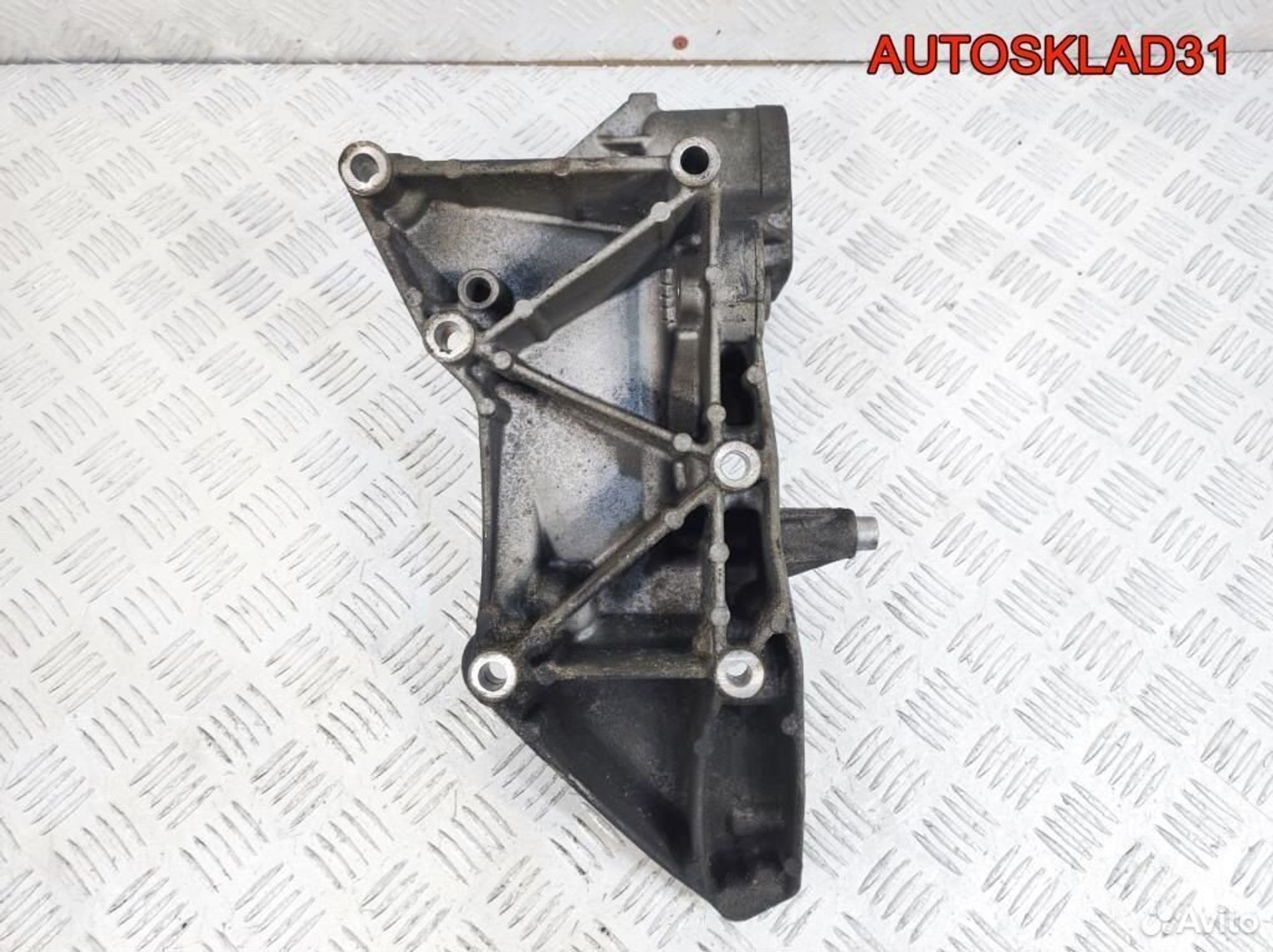 Кронштейн генератора Renault Laguna 2 8200183234, 1100 рублей, Дубовое