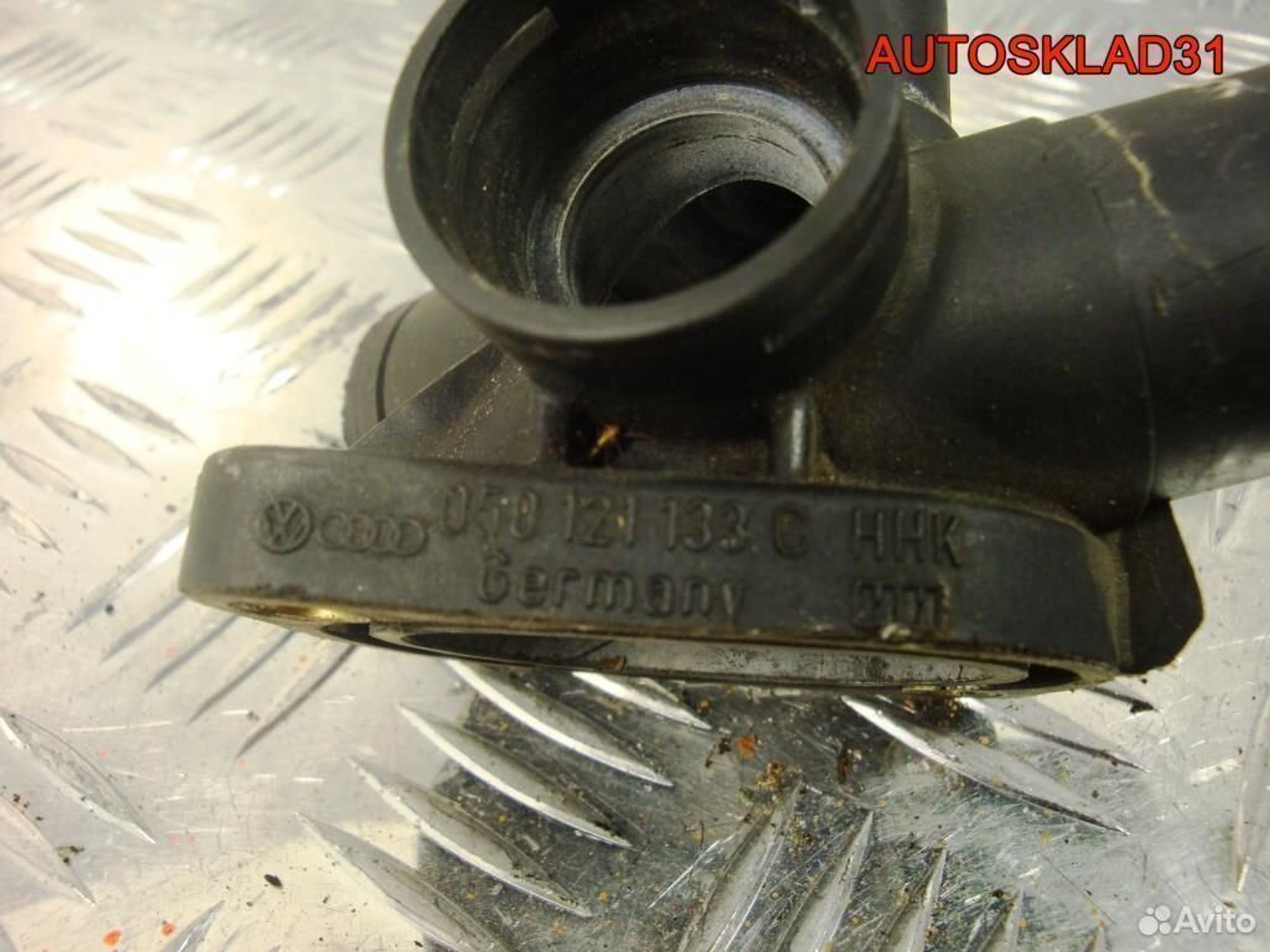 Фланец системы охлаждения VW Passat B5 058121133C, 600 рублей, Дубовое