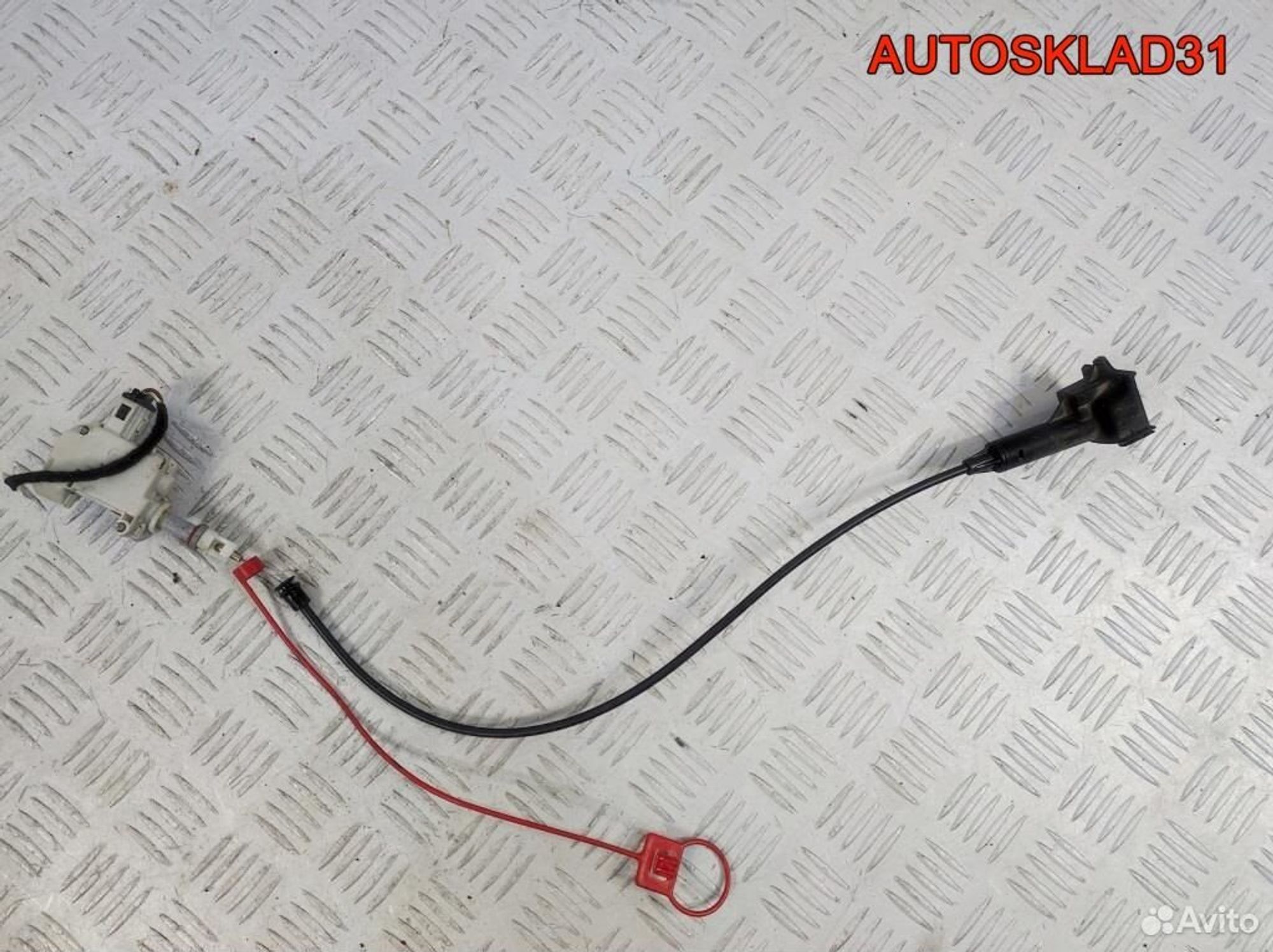 Трос лючка бензобака Audi A8 D3 4E0810899B, 1300 рублей, Дубовое