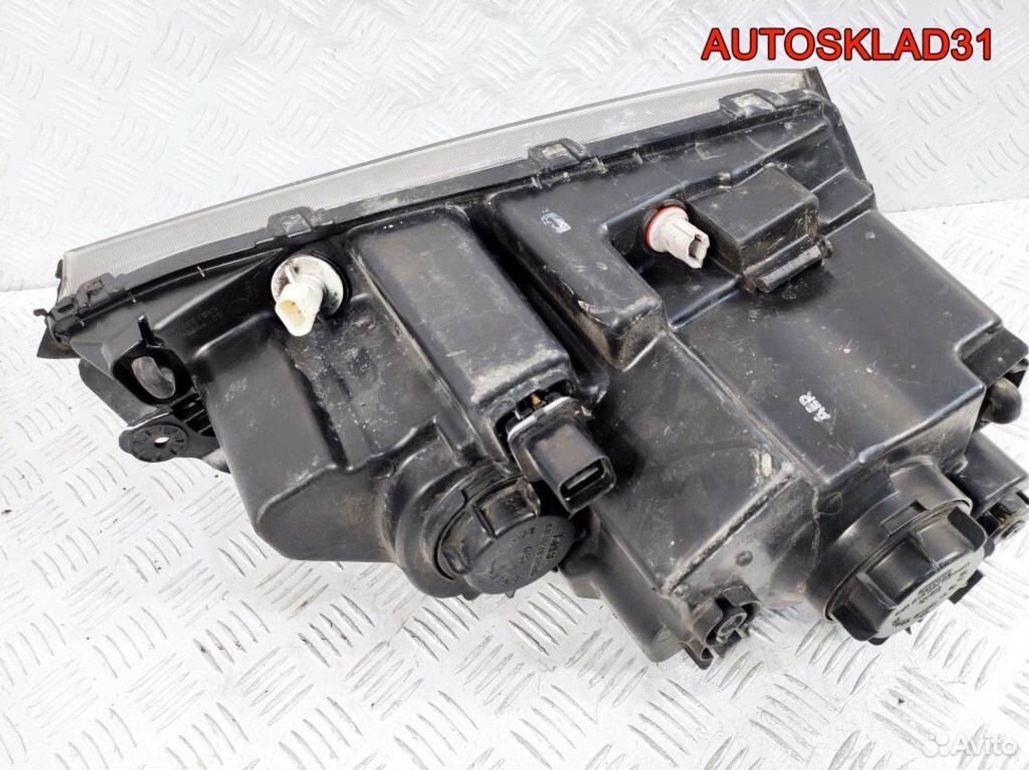 Фара левая Kia Sorento JC 921013E000 Дорест, 2100 рублей, Дубовое