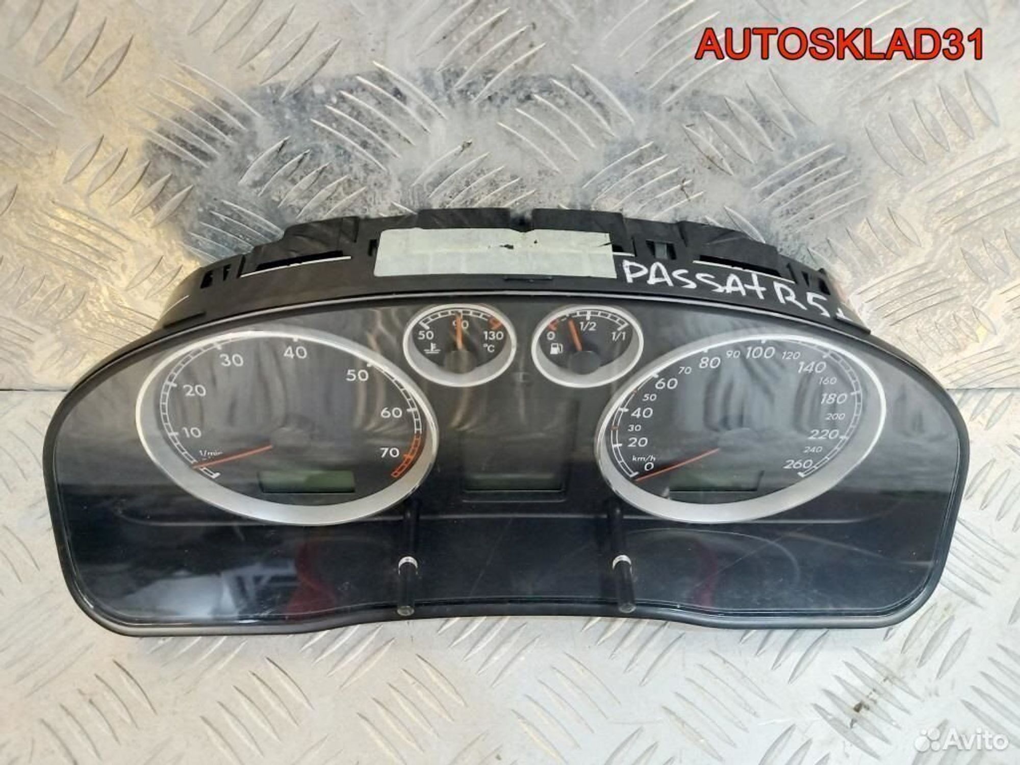 Панель приборов VW Passat B5+ 3B0920806D Бензин, 4800 рублей, Дубовое