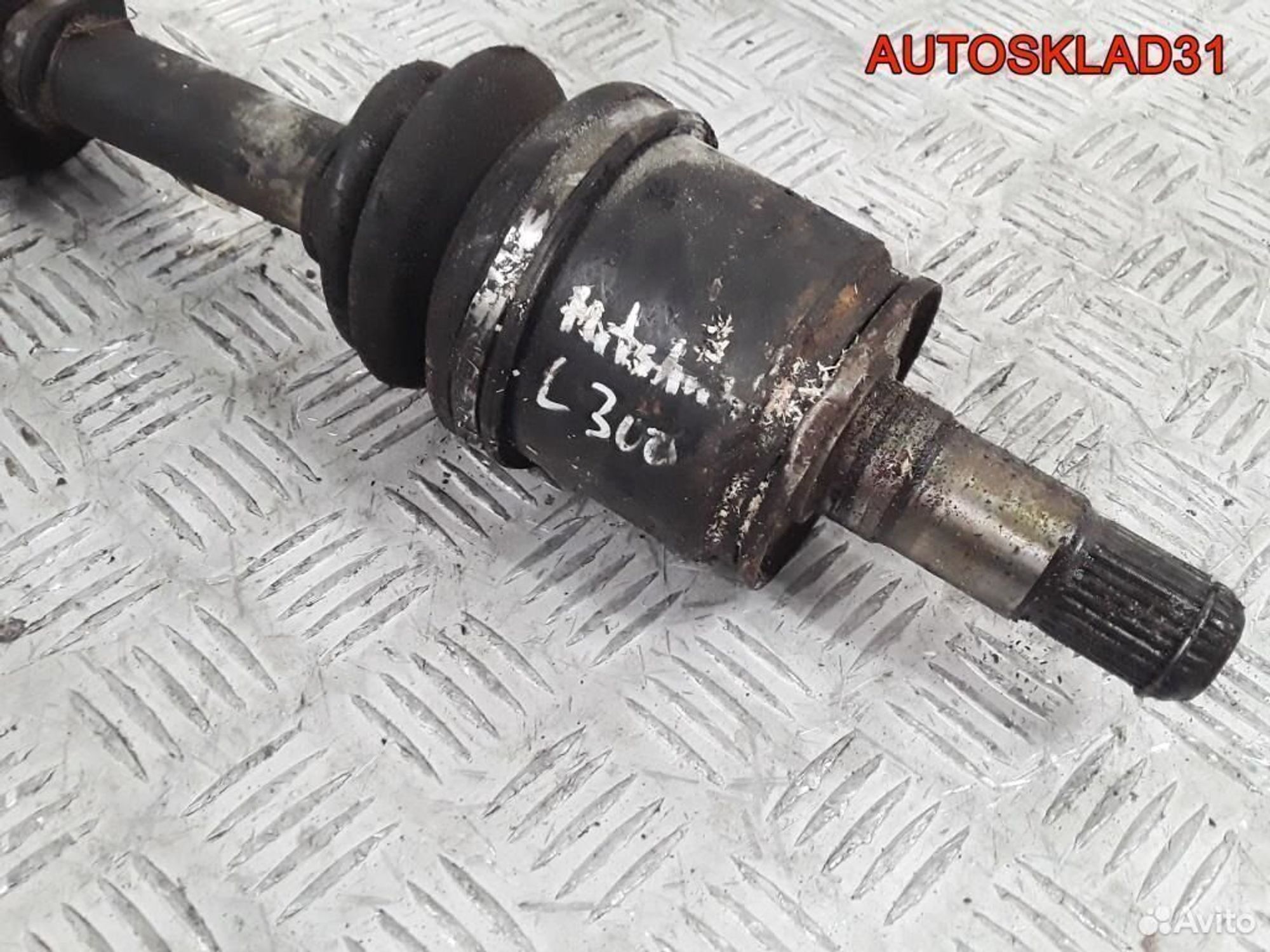 Привод передний левый Mitsubishi L300 2.4TD 4D56, 3600 рублей, Дубовое