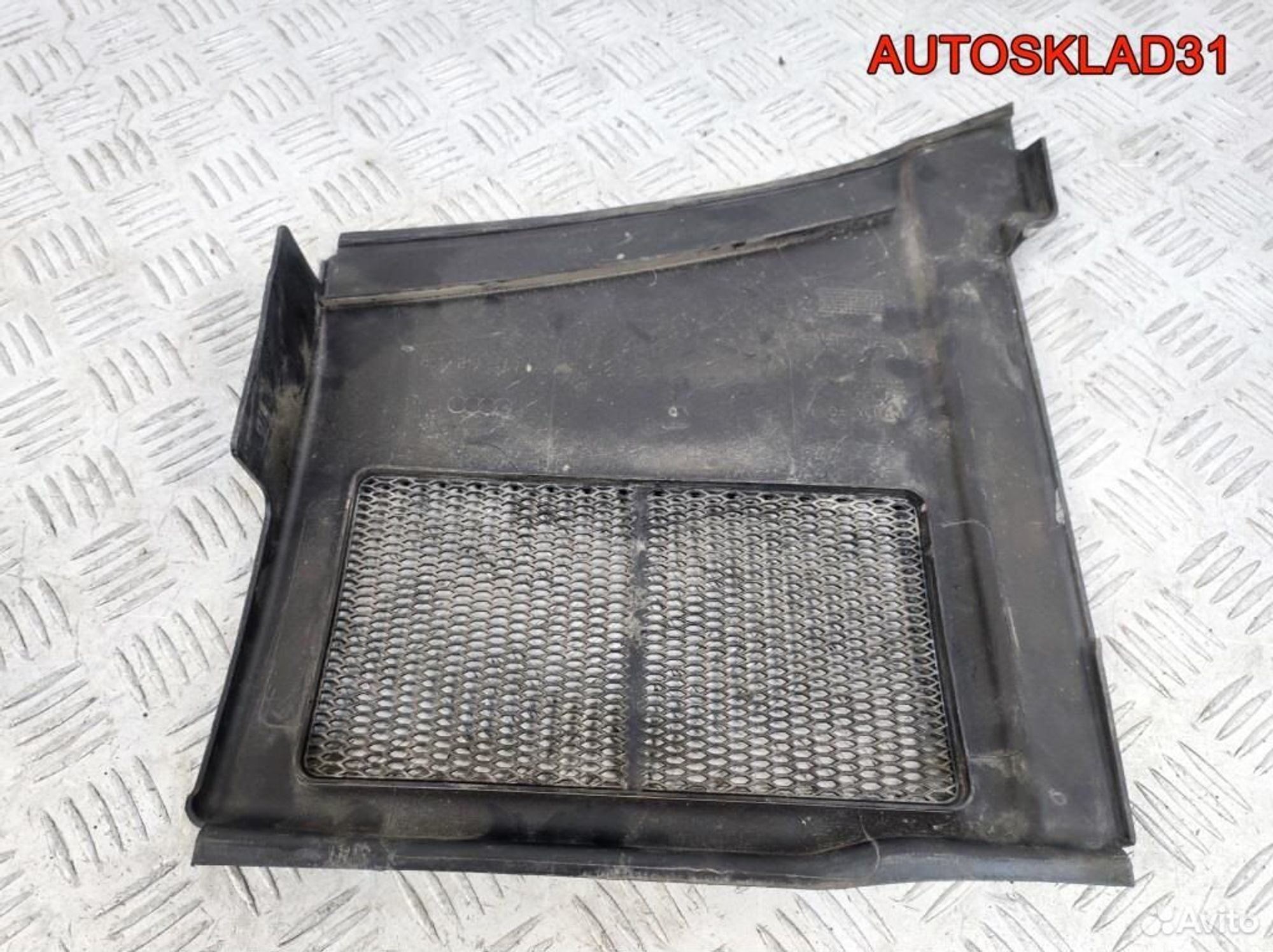 Решетка стеклоочистителя Audi A4 B6 8E1819447A, 900 рублей, Дубовое