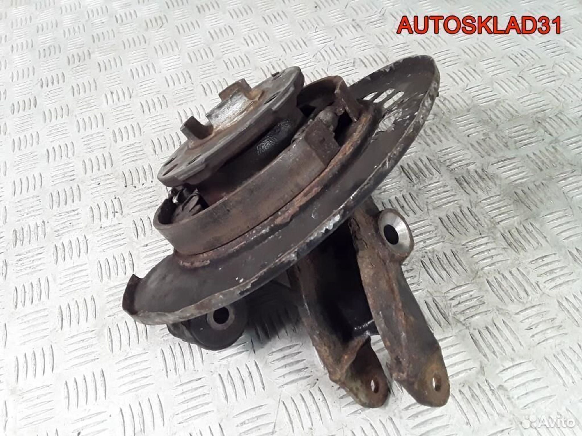 Кулак поворотный задний левый Touareg 7L0505435B, 3600 рублей, Дубовое