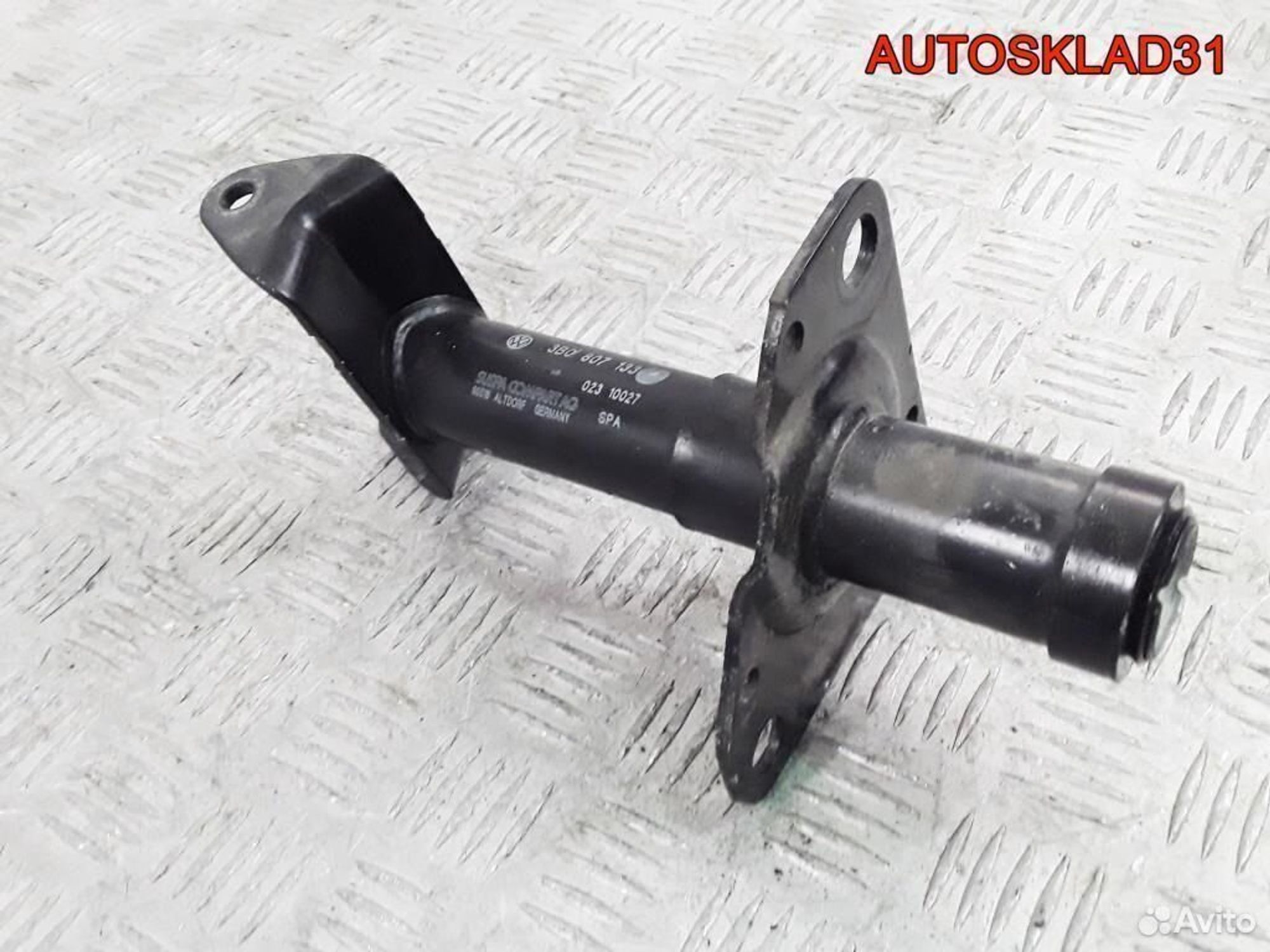 Кронштейны усилителя переднего бампера Passat B5, 1200 рублей, Дубовое