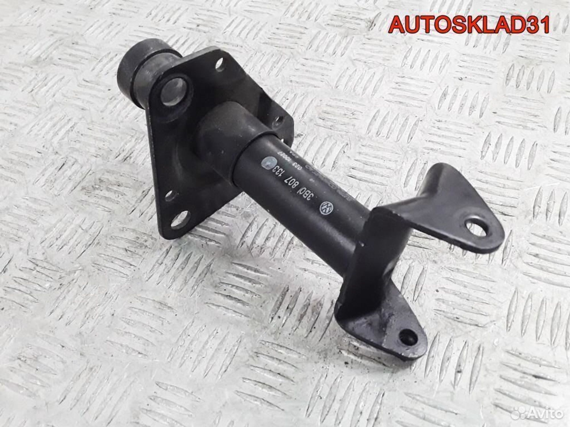 Кронштейны усилителя переднего бампера Passat B5, 1200 рублей, Дубовое