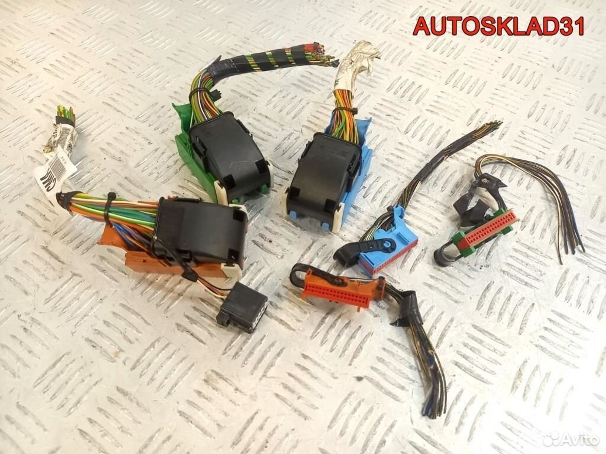 Разъем блока предохранителей Ford Focus 2, 600 рублей, Дубовое