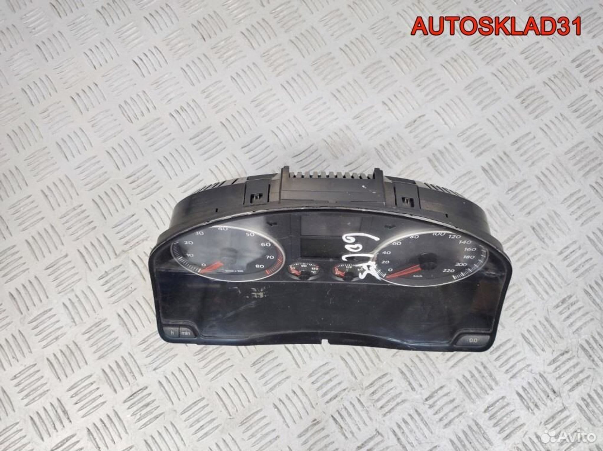 Панель приборов Volkswagen Golf 5 1K0920863 Бензин, 2900 рублей, Дубовое