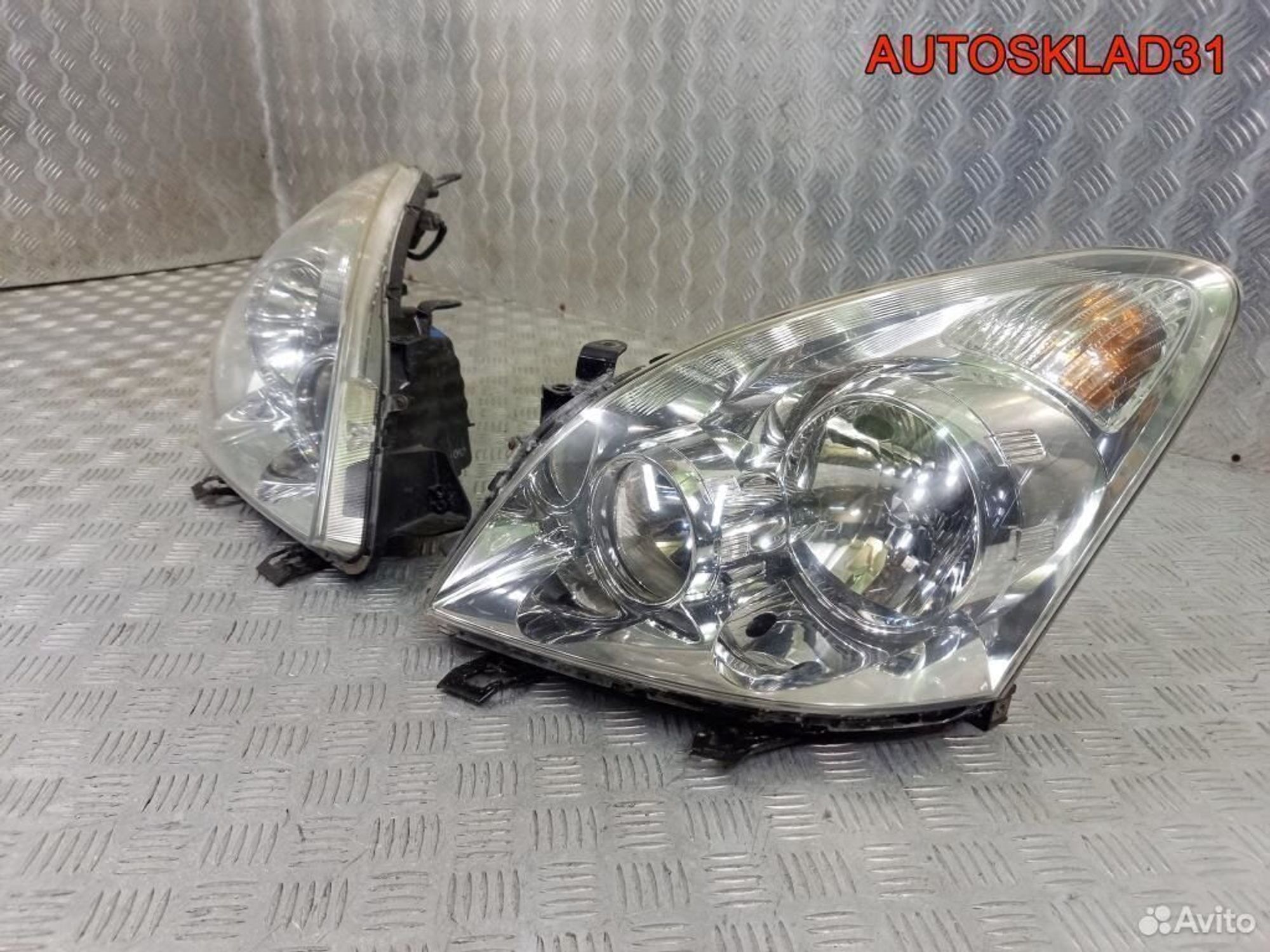 Фара галоген Toyota CorollaVerso 811700F060, 9000 рублей, Дубовое