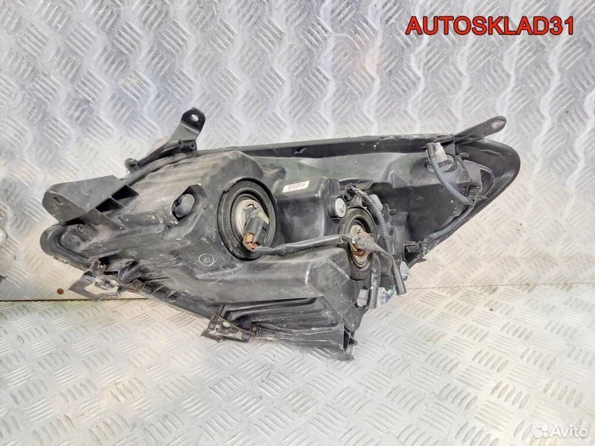 Фара галоген Toyota CorollaVerso 811700F060, 9000 рублей, Дубовое