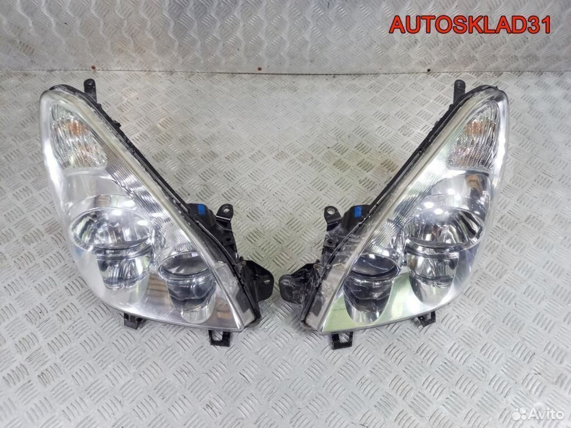 Фара галоген Toyota CorollaVerso 811700F060, 9000 рублей, Дубовое