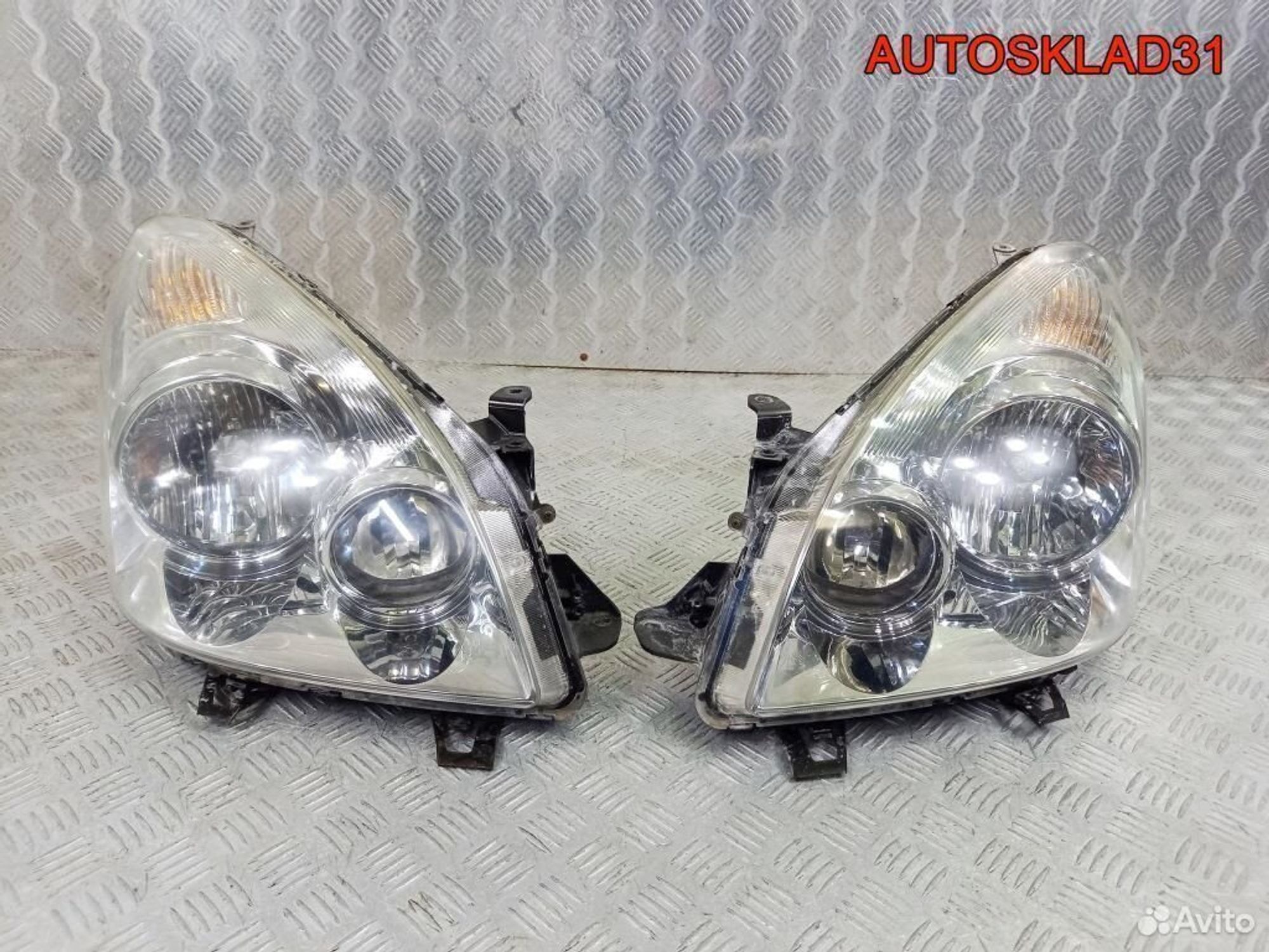 Фара галоген Toyota CorollaVerso 811700F060, 9000 рублей, Дубовое