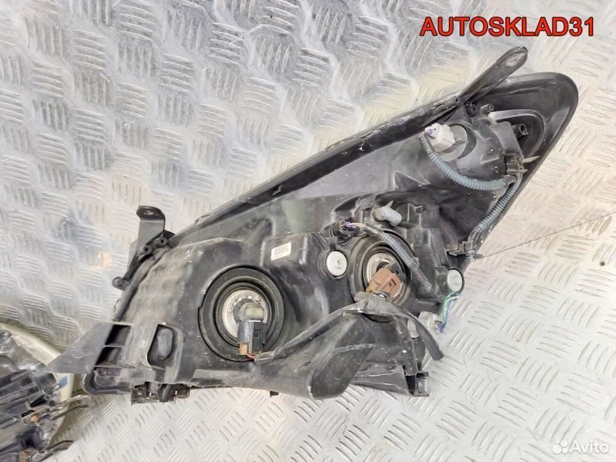 Фара галоген Toyota CorollaVerso 811700F060, 9000 рублей, Дубовое