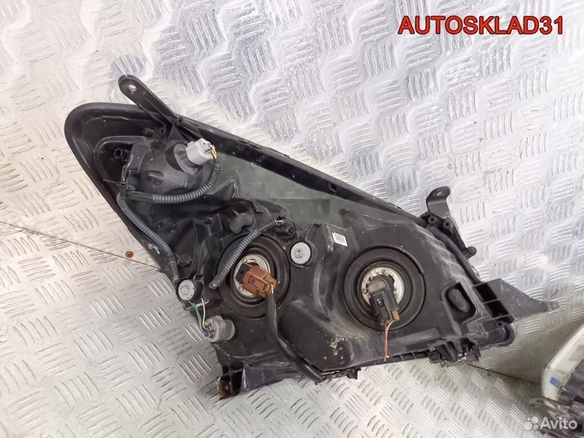 Фара галоген Toyota CorollaVerso 811700F060, 9000 рублей, Дубовое