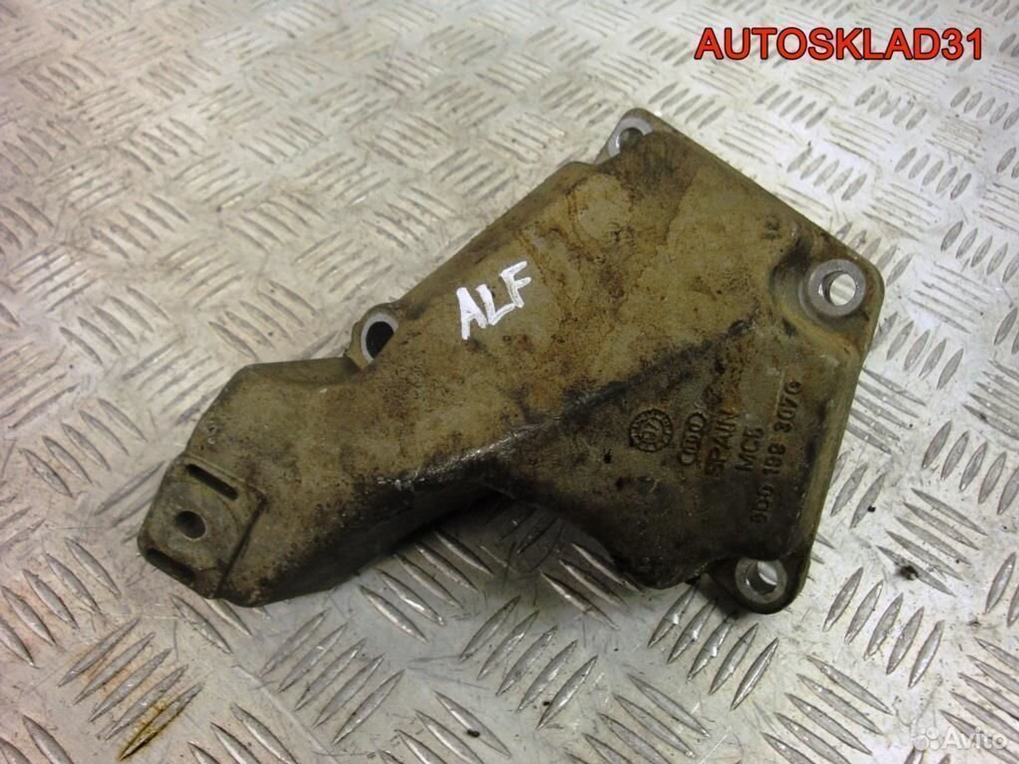 Кронштейн двигателя левый Audi A6 C5 8D0199307G, 600 рублей, Дубовое