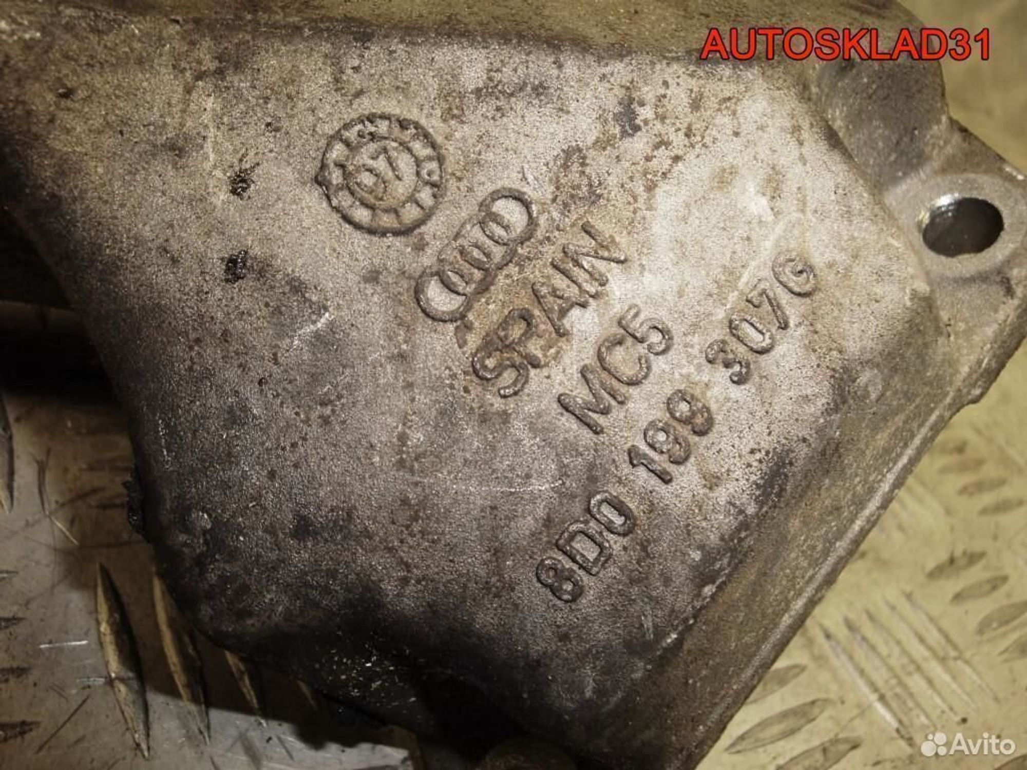 Кронштейн двигателя левый Audi A6 C5 8D0199307G, 600 рублей, Дубовое