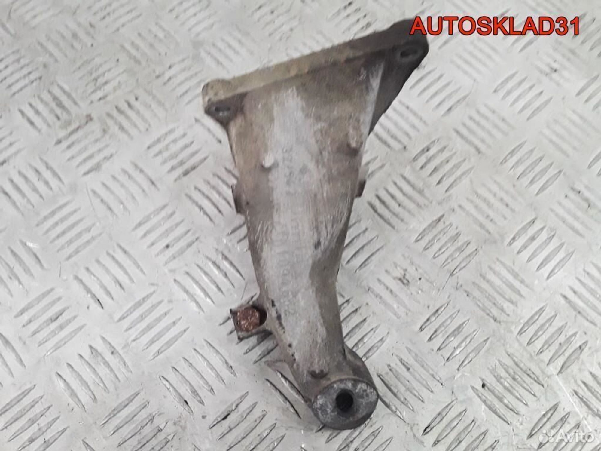 Кронштейн двигателя правый BMW E46 22111094652, 1100 рублей, Дубовое