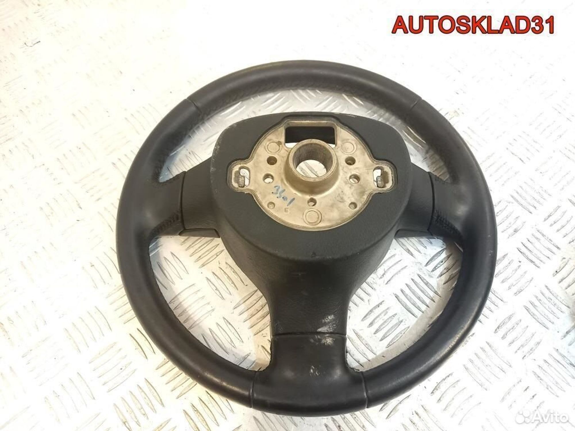 Рулевое колесо кожа VW Passat B6 3c0419091abe74, 4600 рублей, Дубовое