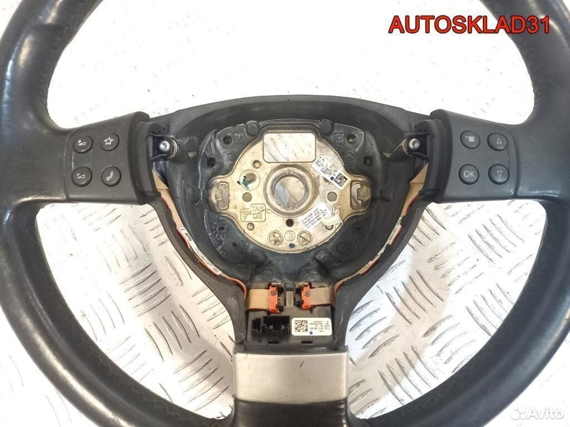 Рулевое колесо кожа VW Passat B6 3c0419091abe74, 4600 рублей, Дубовое