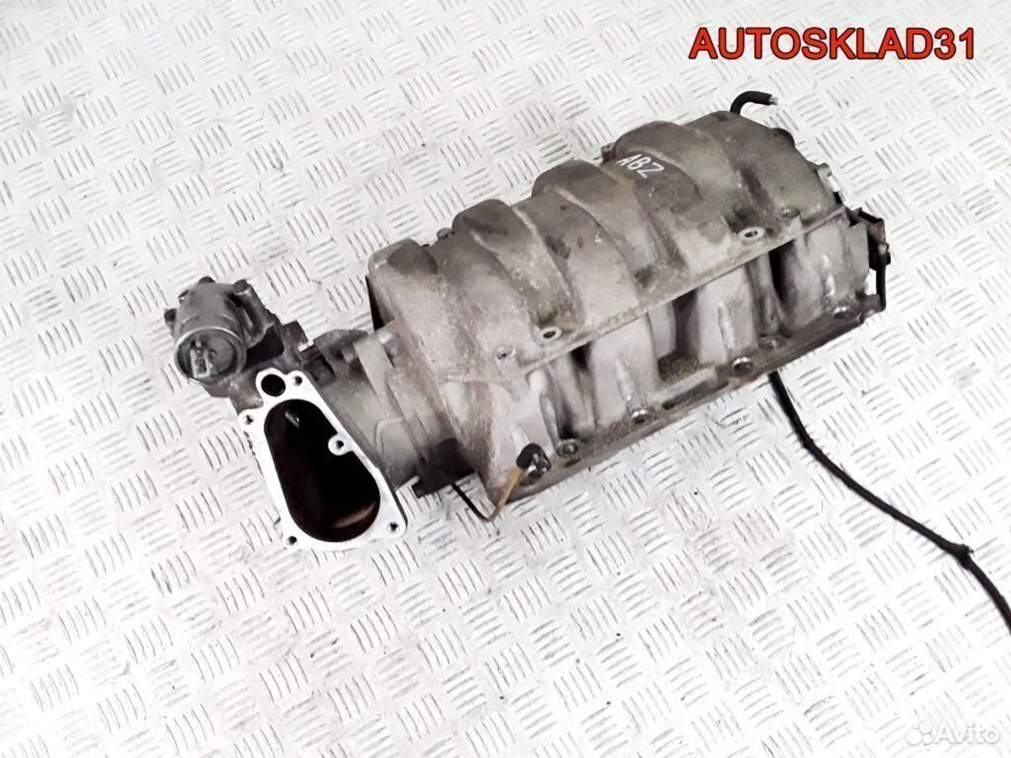 Коллектор впускной Audi A8 D2 4,2 ABZ 077133185, 4600 рублей, Дубовое