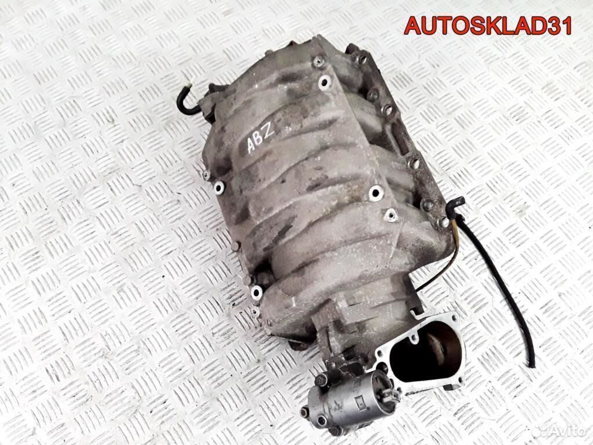 Коллектор впускной Audi A8 D2 4,2 ABZ 077133185, 4600 рублей, Дубовое