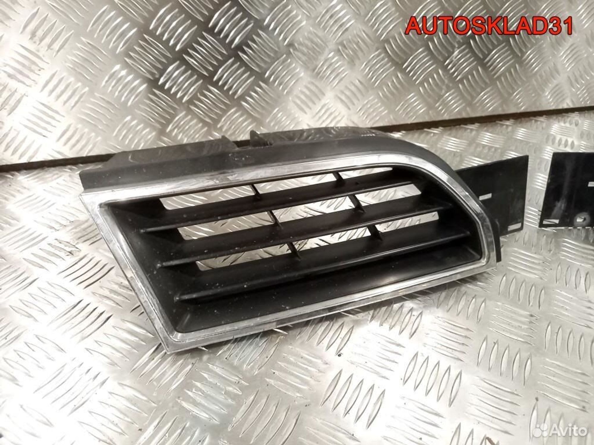 Решетка радиатора Mitsubishi Carisma MR914635 хром, 10200 рублей, Дубовое