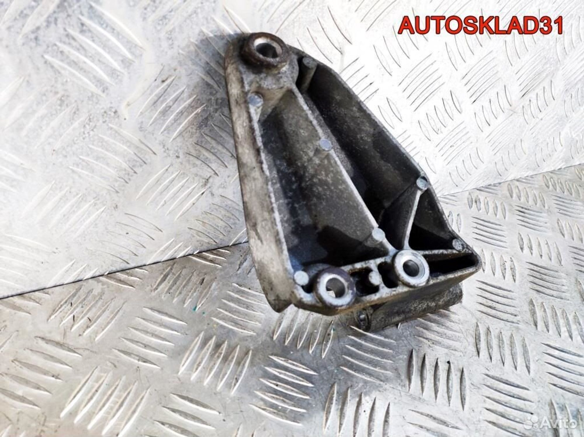 Кронштейн генератора Сhеvrоlеt Аvео Т200 96352142, 600 рублей, Дубовое