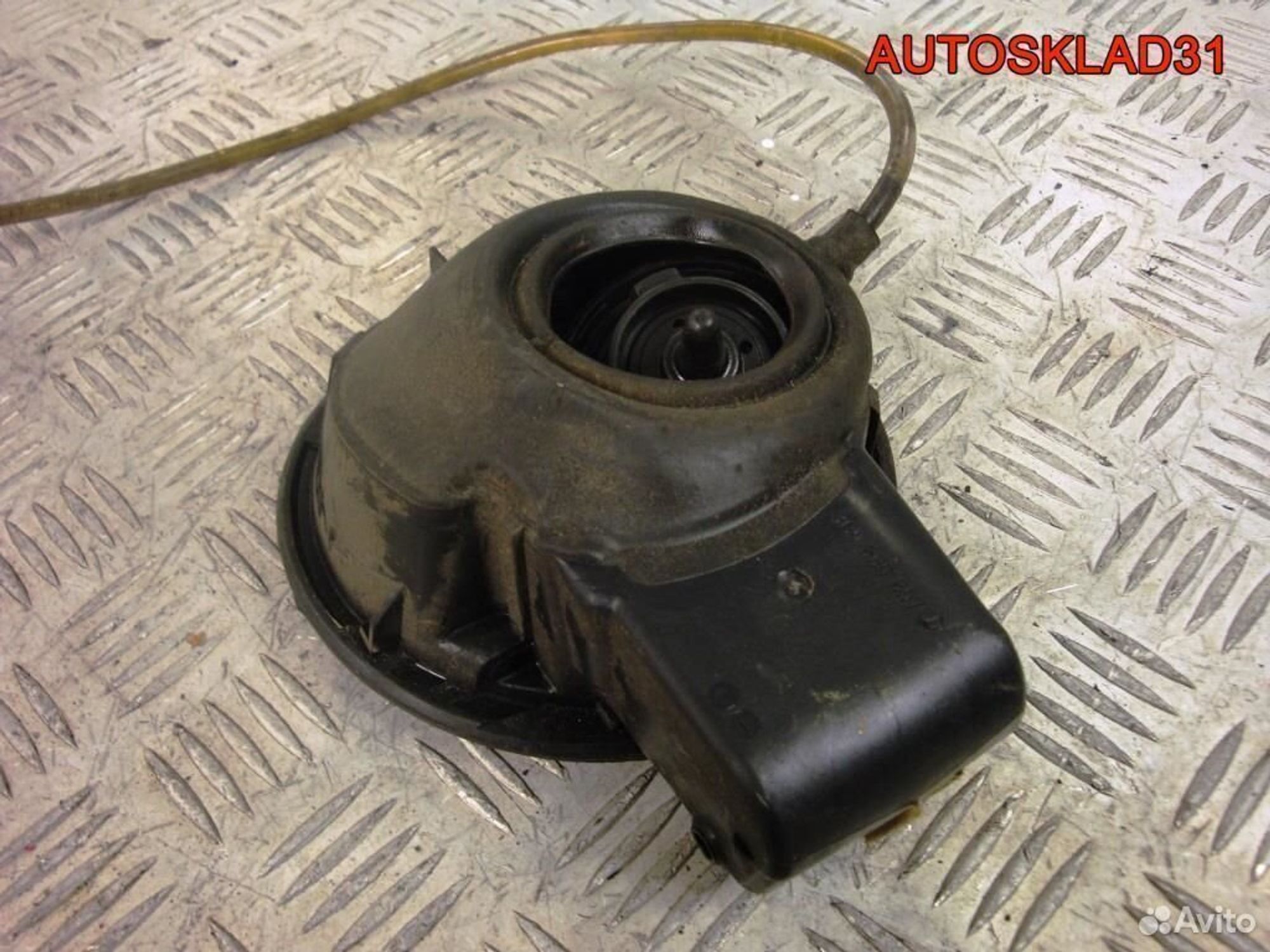 Лючок бензобака VW Passat B6 универсал 3C9809857A, 1700 рублей, Дубовое