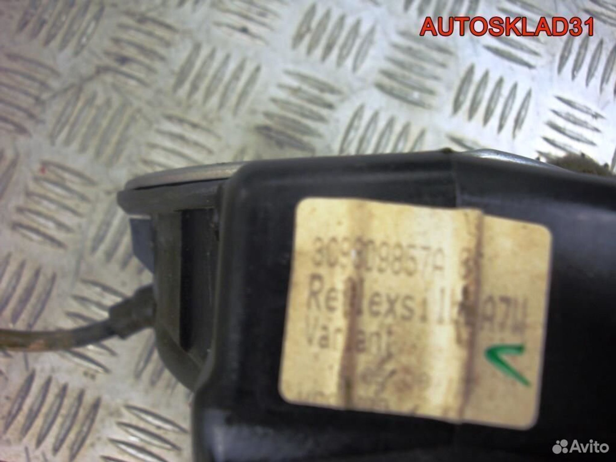 Лючок бензобака VW Passat B6 универсал 3C9809857A, 1700 рублей, Дубовое