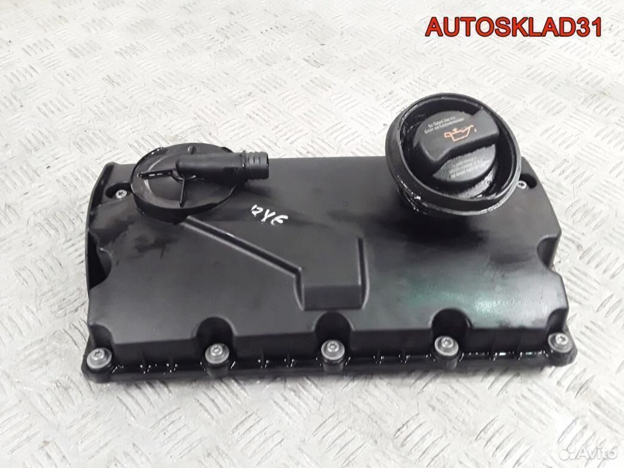 Крышка клапанная Skoda Octavia A5 BXE 038103475N, 2900 рублей, Дубовое