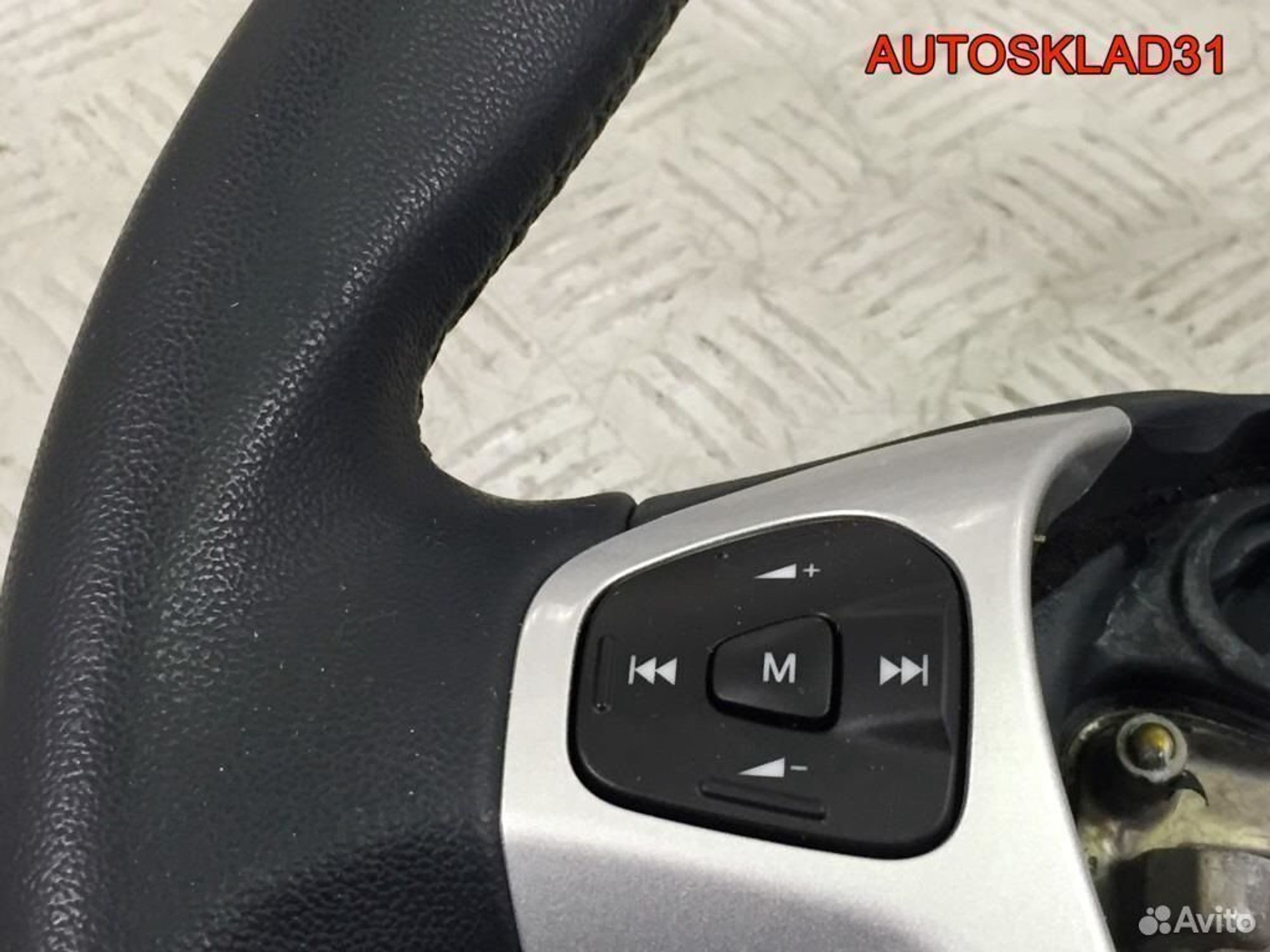 Рулевое колесо кожа Ford Fiesta 8a613600eb38qa, 4100 рублей, Дубовое