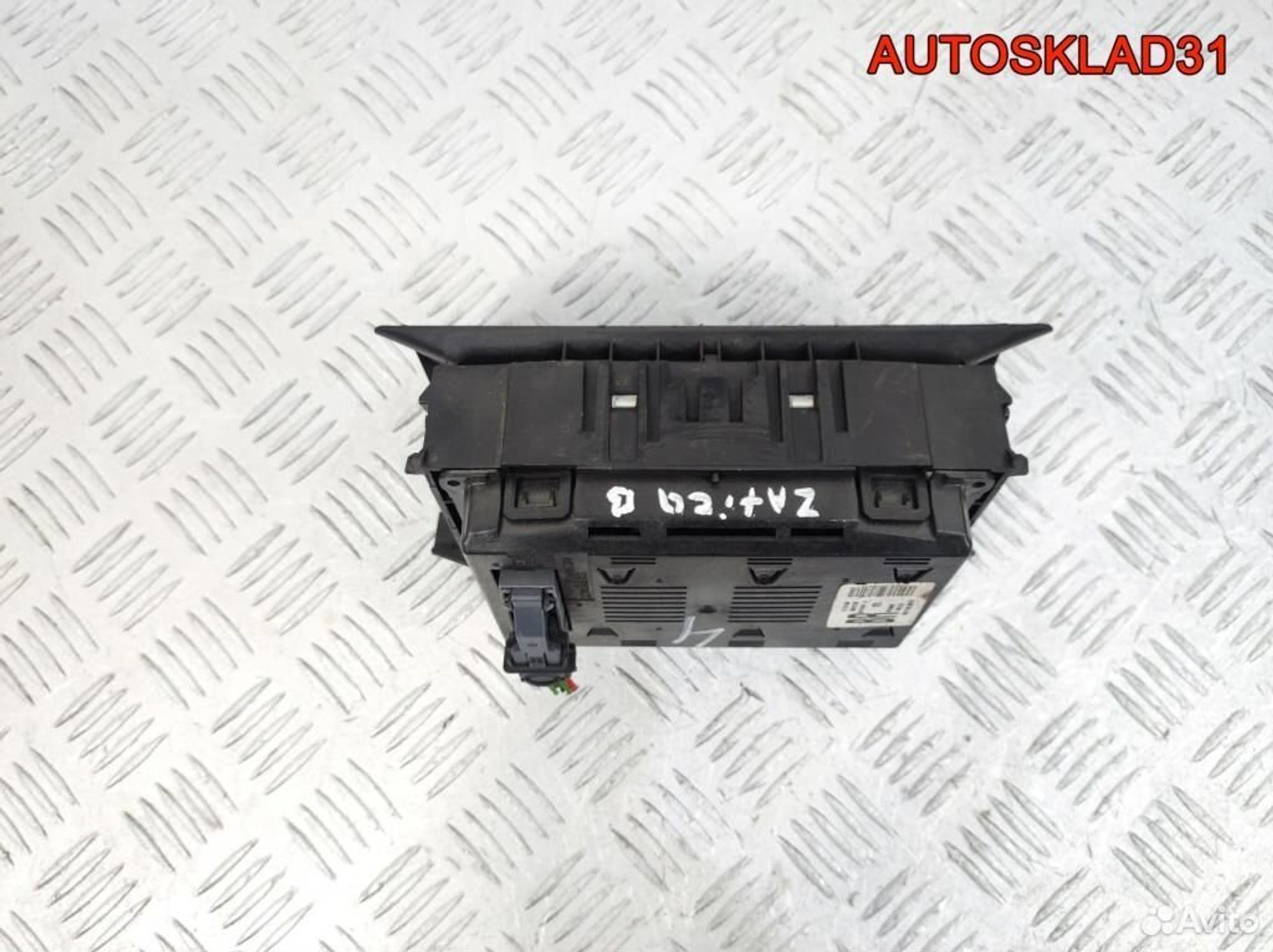 Дисплей информационный Opel Zafira B 13276999, 1100 рублей, Дубовое