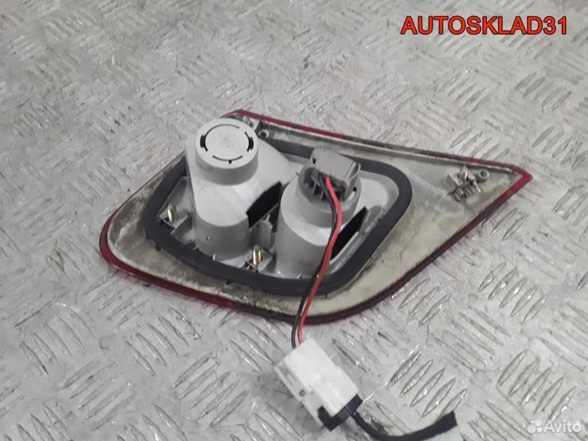 Фонарь задний внутренний правый Mitsubishi Carisma, 1300 рублей, Дубовое