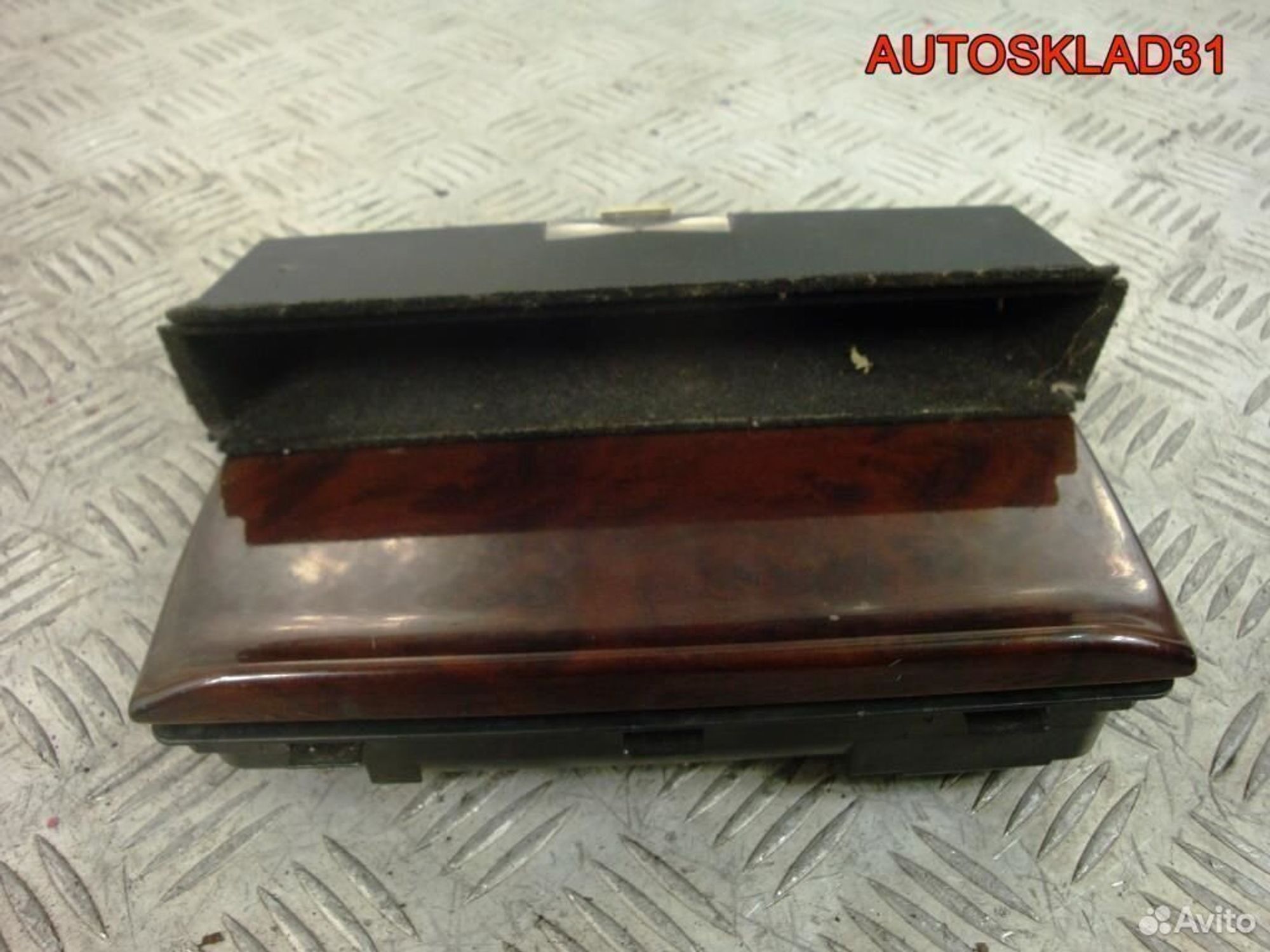 Пепельница передняя Audi A8 D2 4D0857951, 1100 рублей, Дубовое