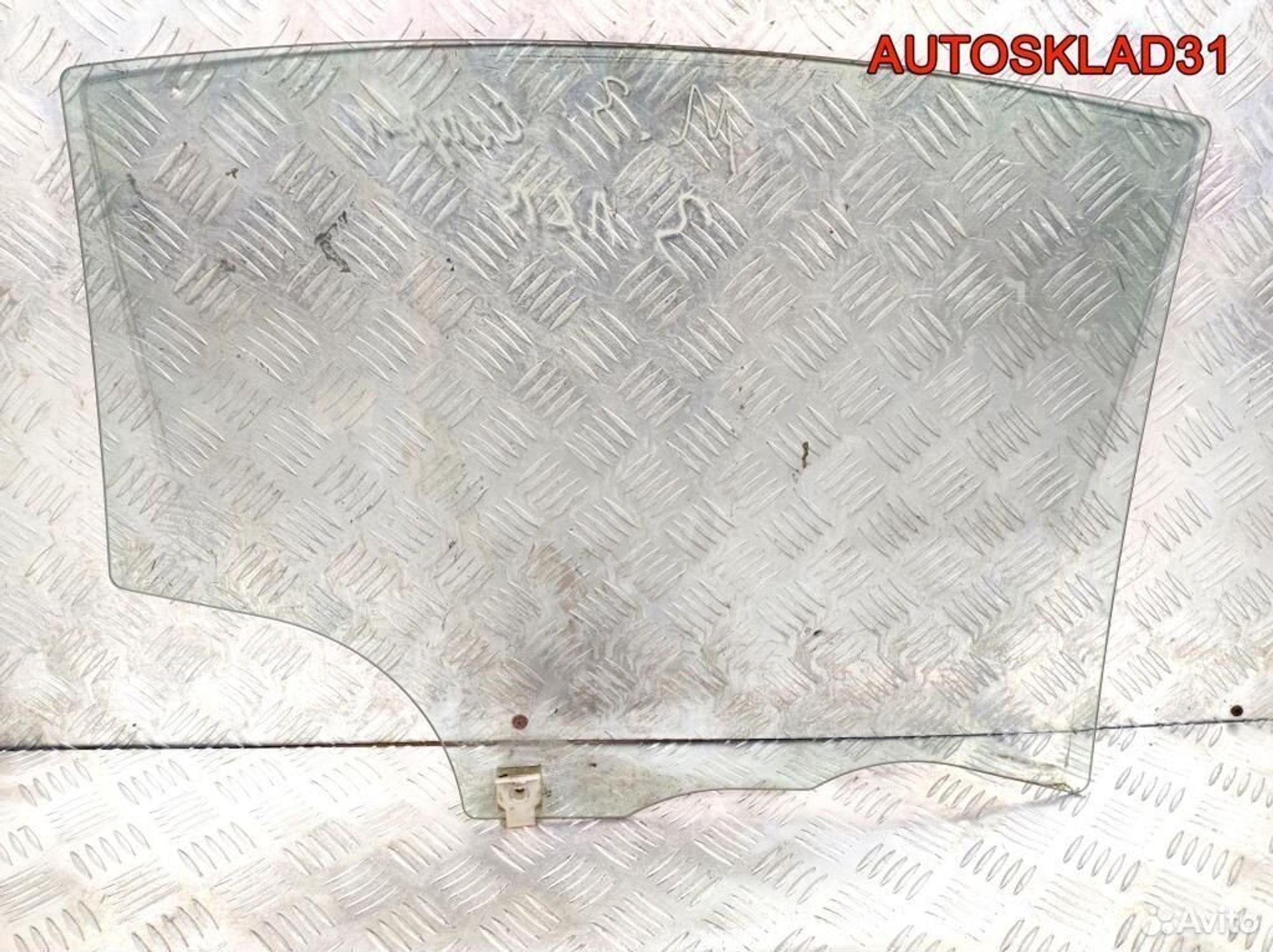 Стекло двери задней левой Mazda 3 BK BAN673511, 1700 рублей, Дубовое