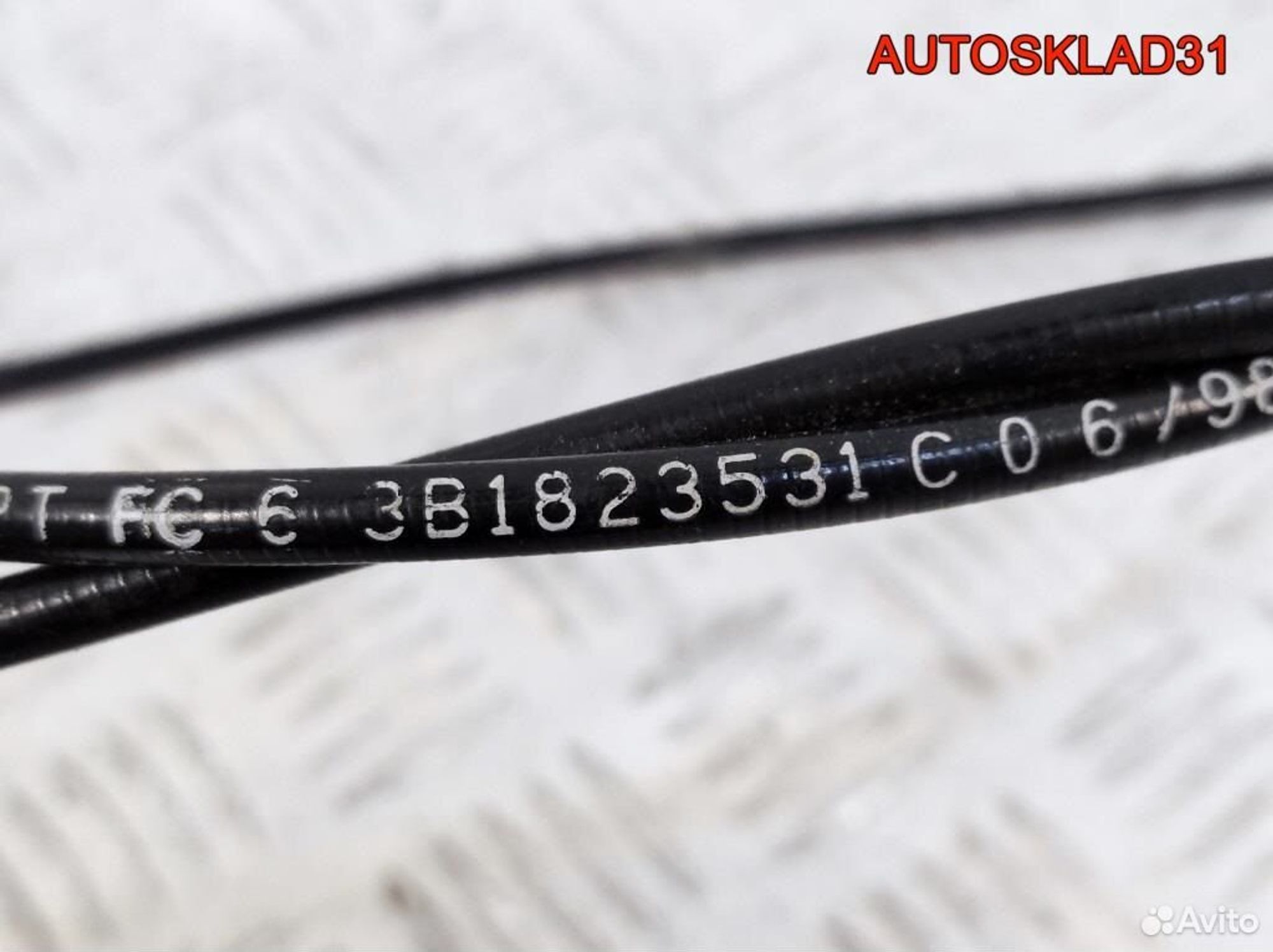 Трос открывания капота VW Passat B5 3B1823531C, 900 рублей, Дубовое