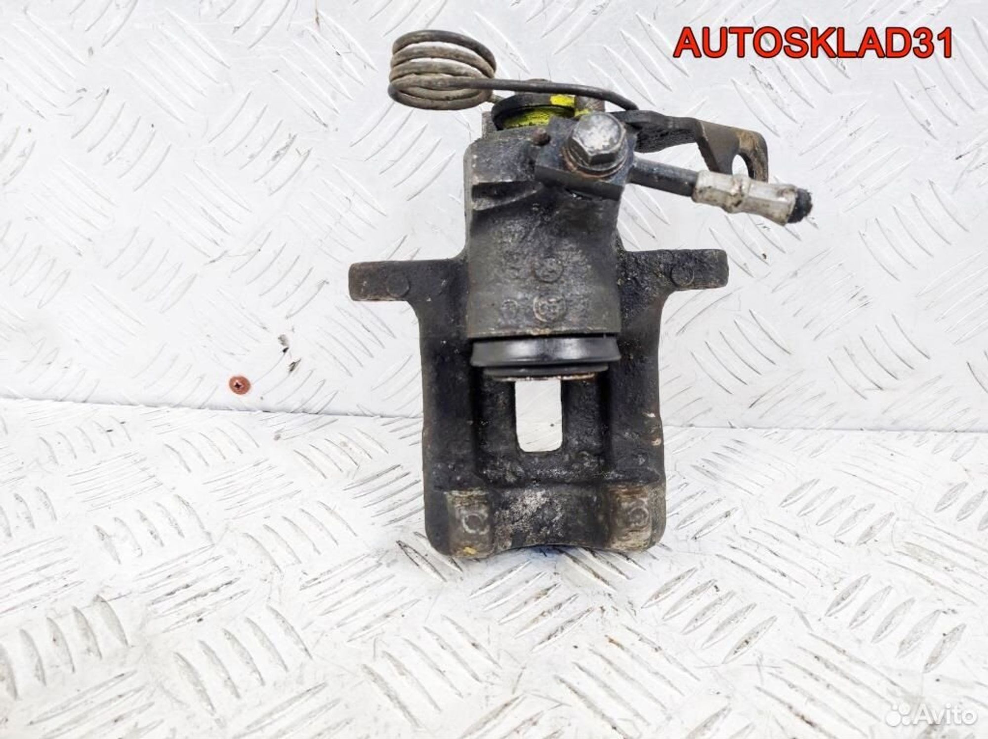 Суппорт тормозной задний левый VW Passat B5, 5000 рублей, Дубовое