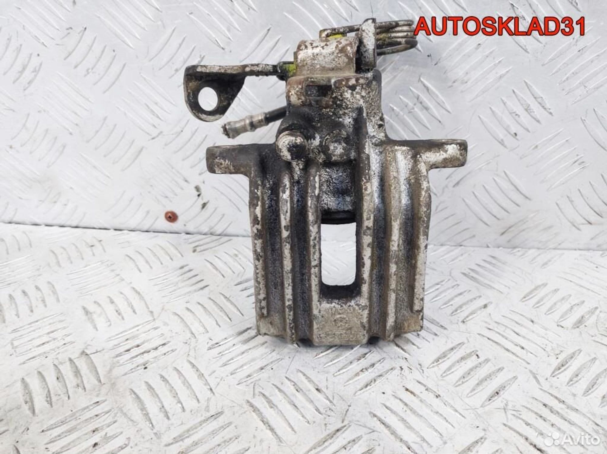 Суппорт тормозной задний левый VW Passat B5, 5000 рублей, Дубовое