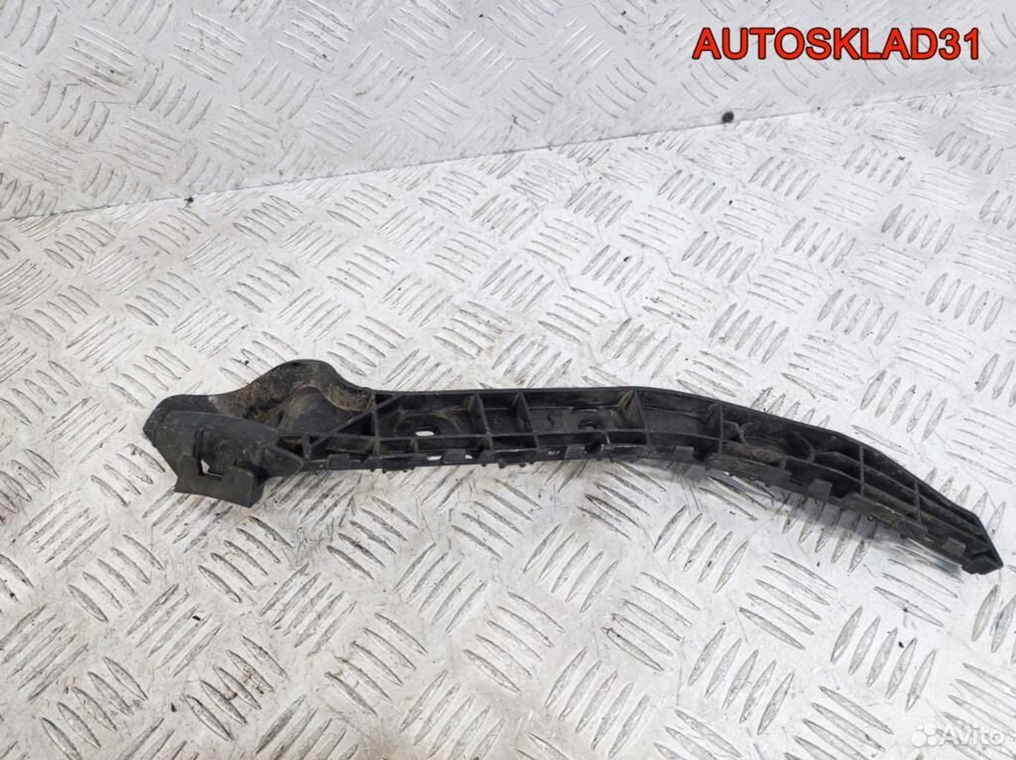 Направляющая заднего бампера левая Skoda Rapid 5JJ, 900 рублей, Дубовое