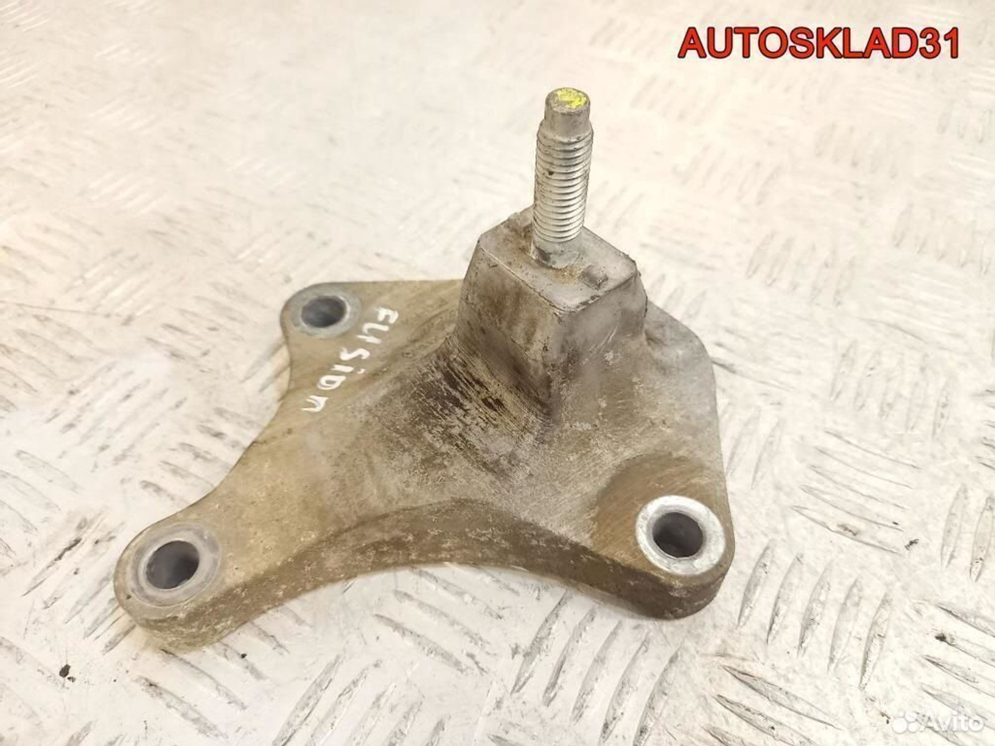 Кронштейн МКПП верхний Ford Fusion 2s617m125ac, 600 рублей, Дубовое